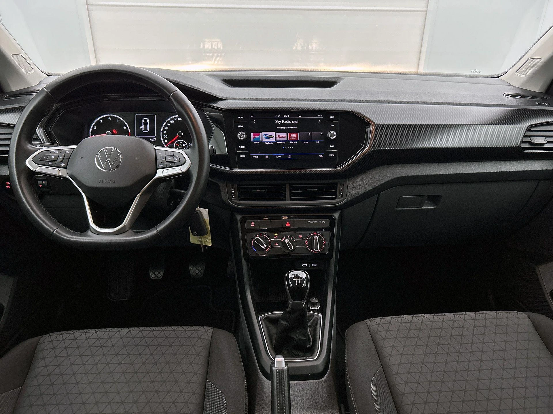 Volkswagen-T-Cross-image-14