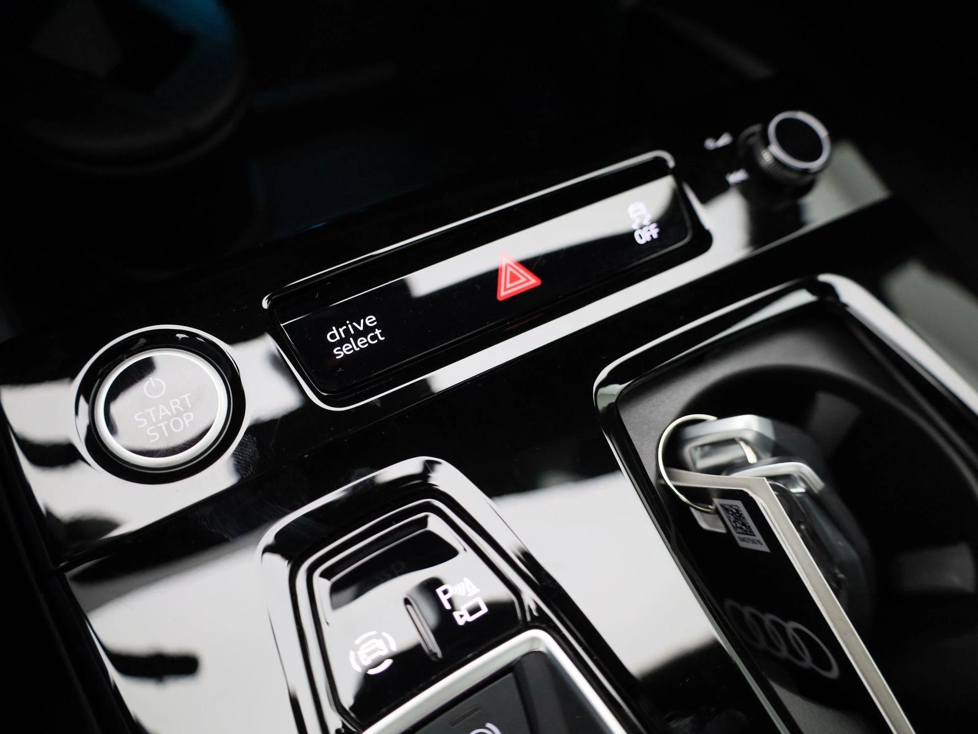 Audi-Q6 e-tron-image-26