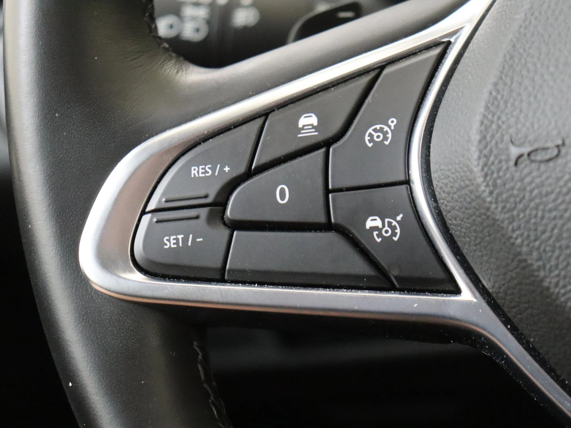Renault-Clio-image-16