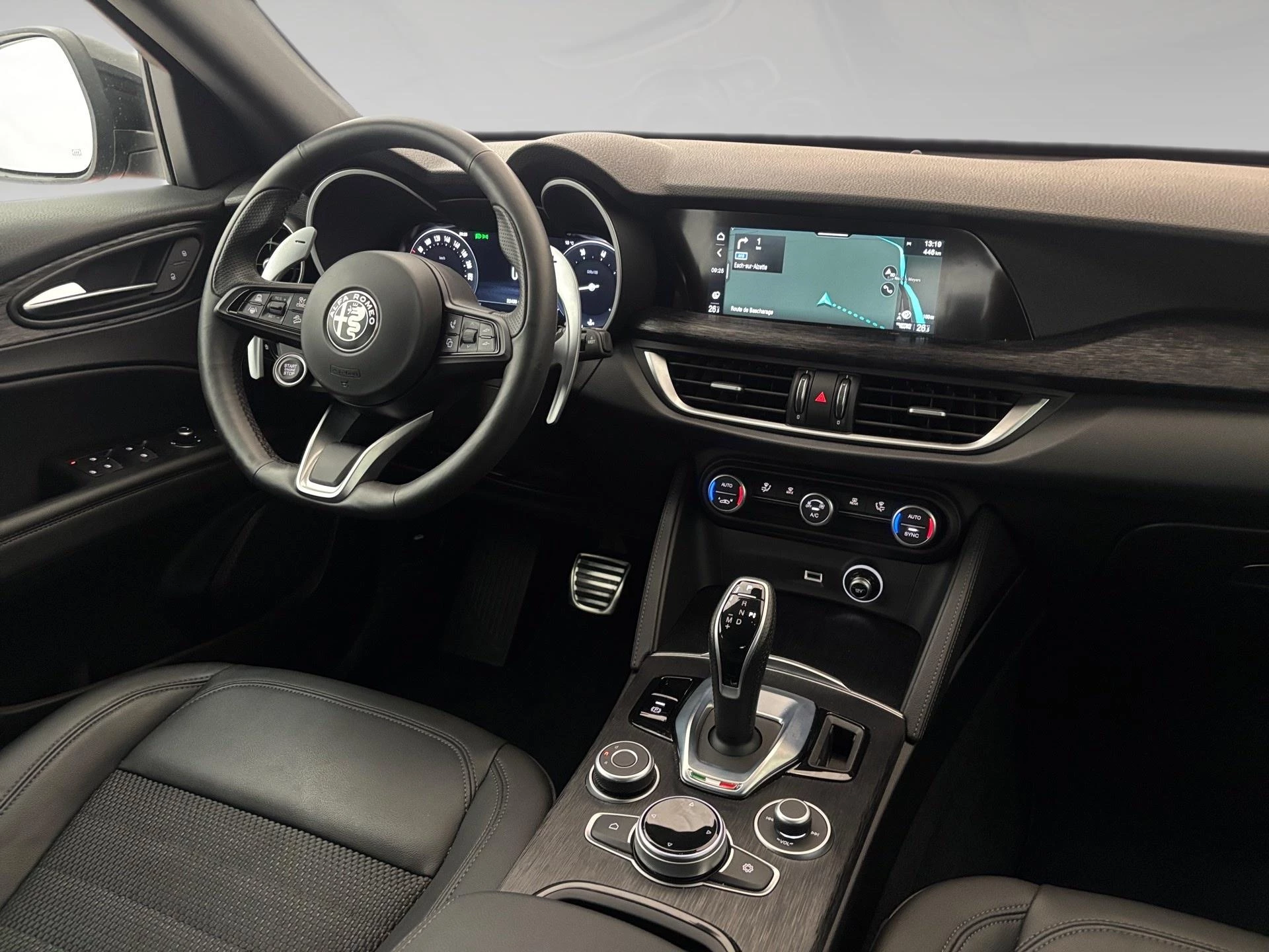 Alfa Romeo-Stelvio-image-5