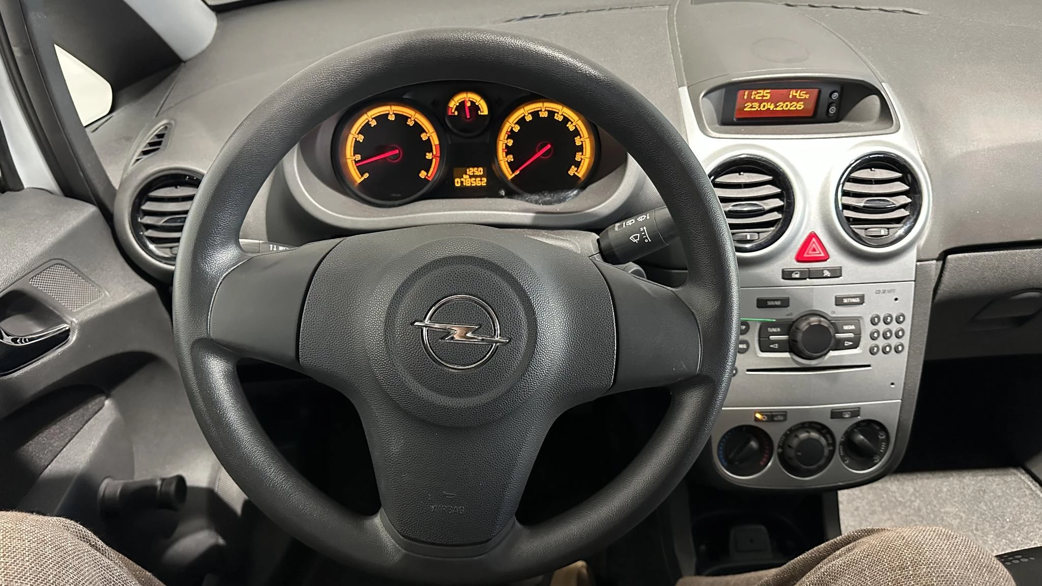 Opel Corsa 1.2 52kW Essentia