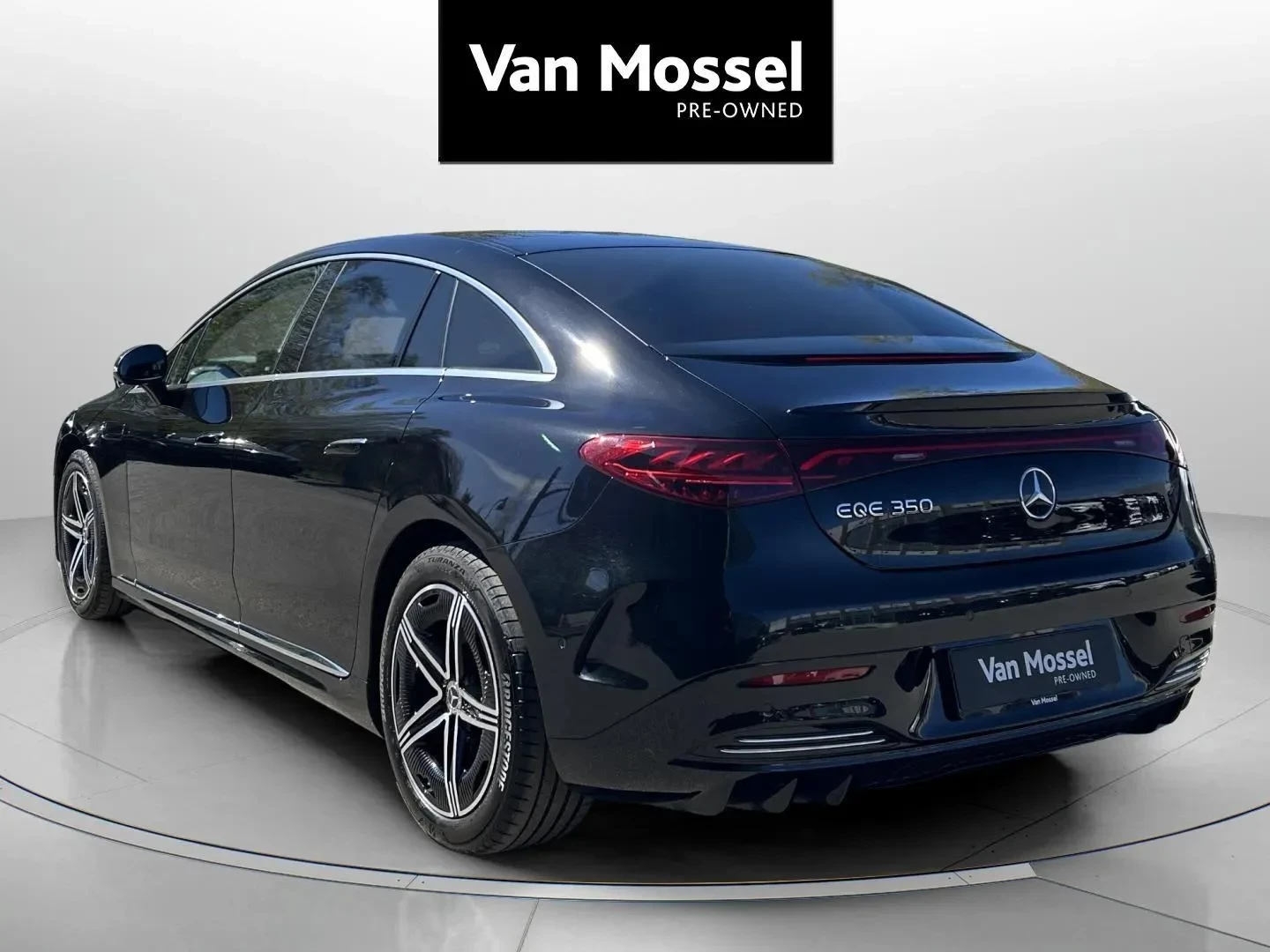 Mercedes-Benz-EQE-image-6