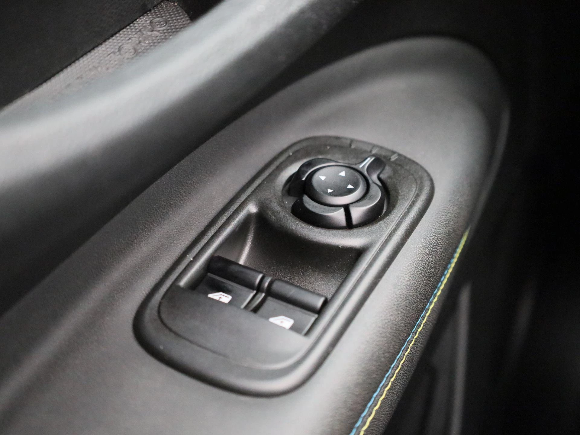 Abarth-500C-image-20