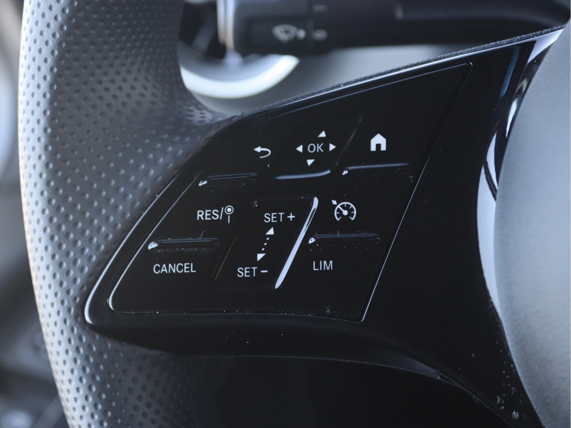 Mercedes-Benz-Sprinter-image-10