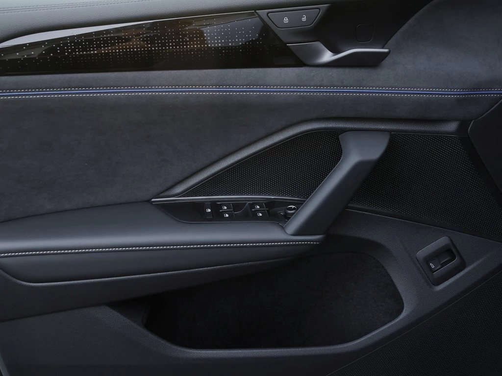 Volkswagen-Tiguan-image-14