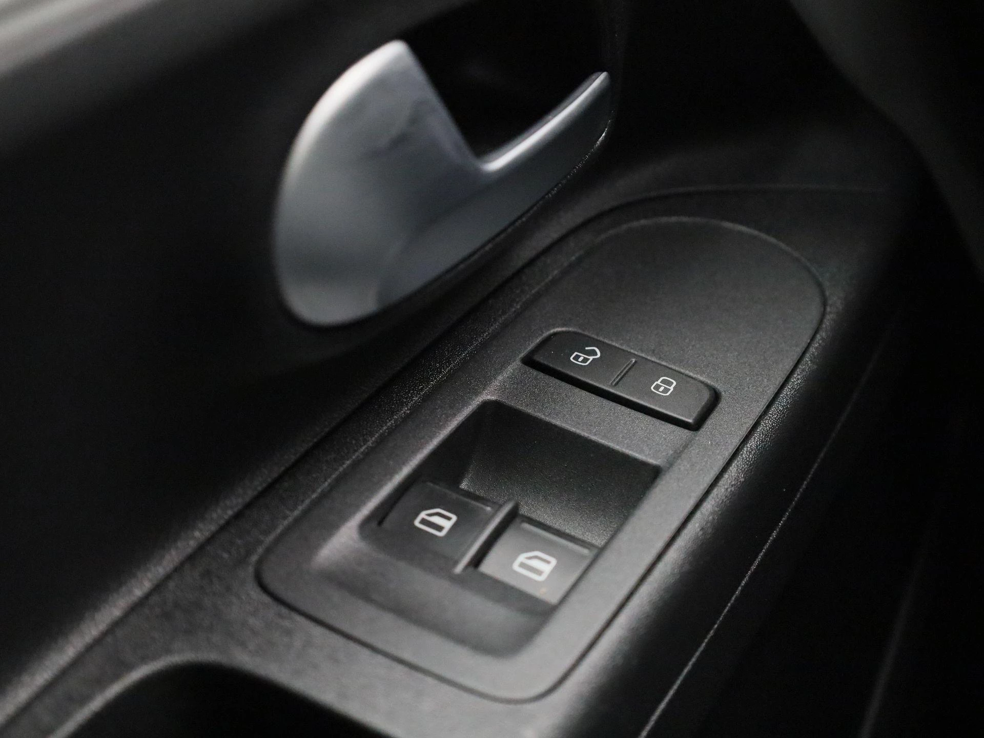 Volkswagen-up!-image-21