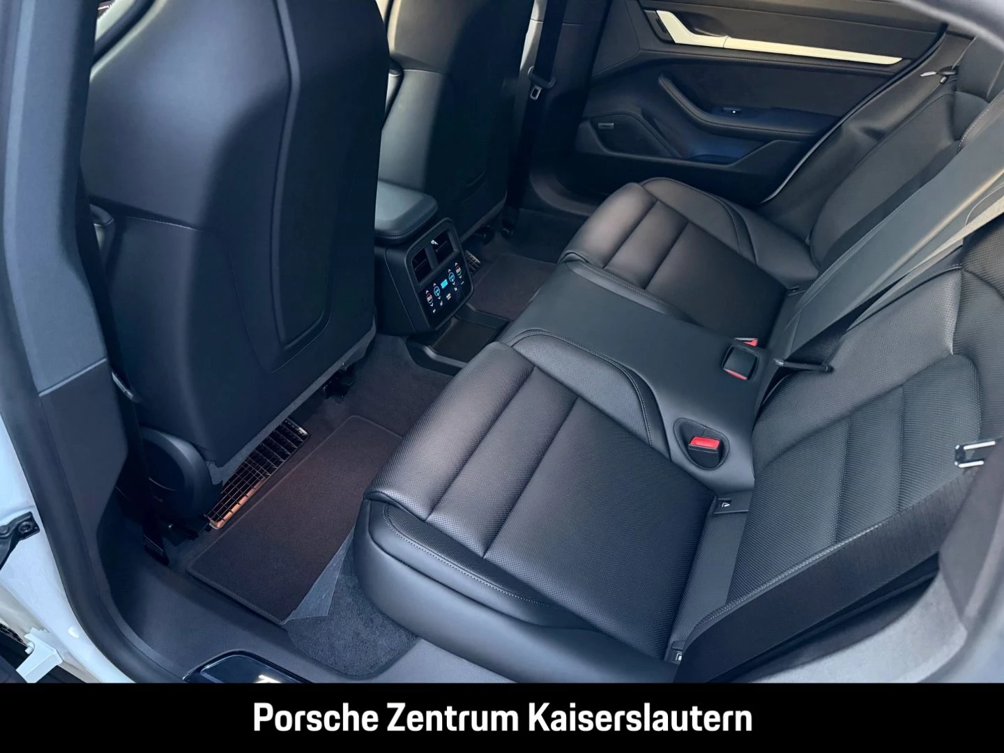 Porsche Taycan 4 Black Edition HA-Lenkung InnoDrive LED black edition