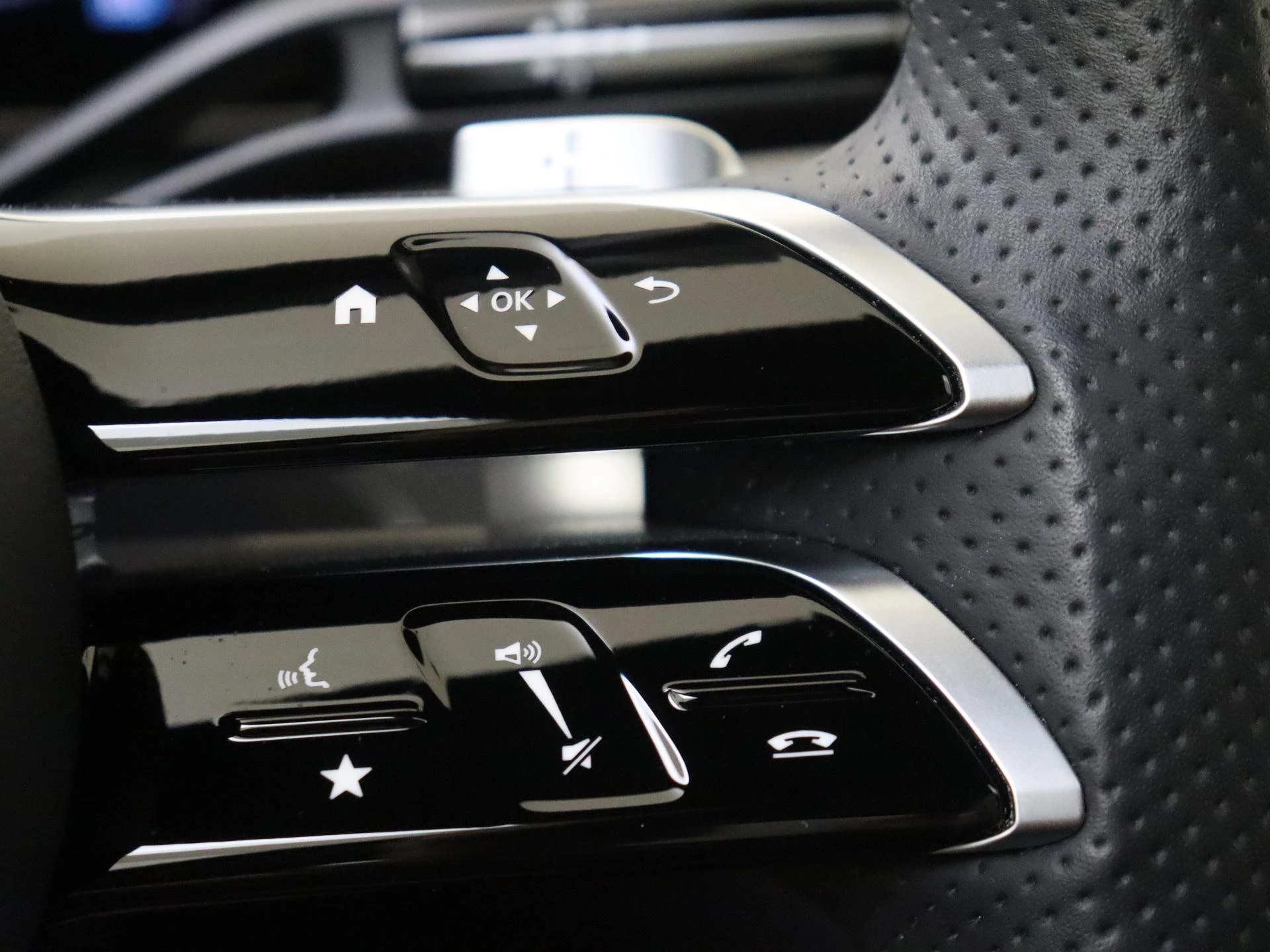 Mercedes-Benz-C-Klasse-image-11