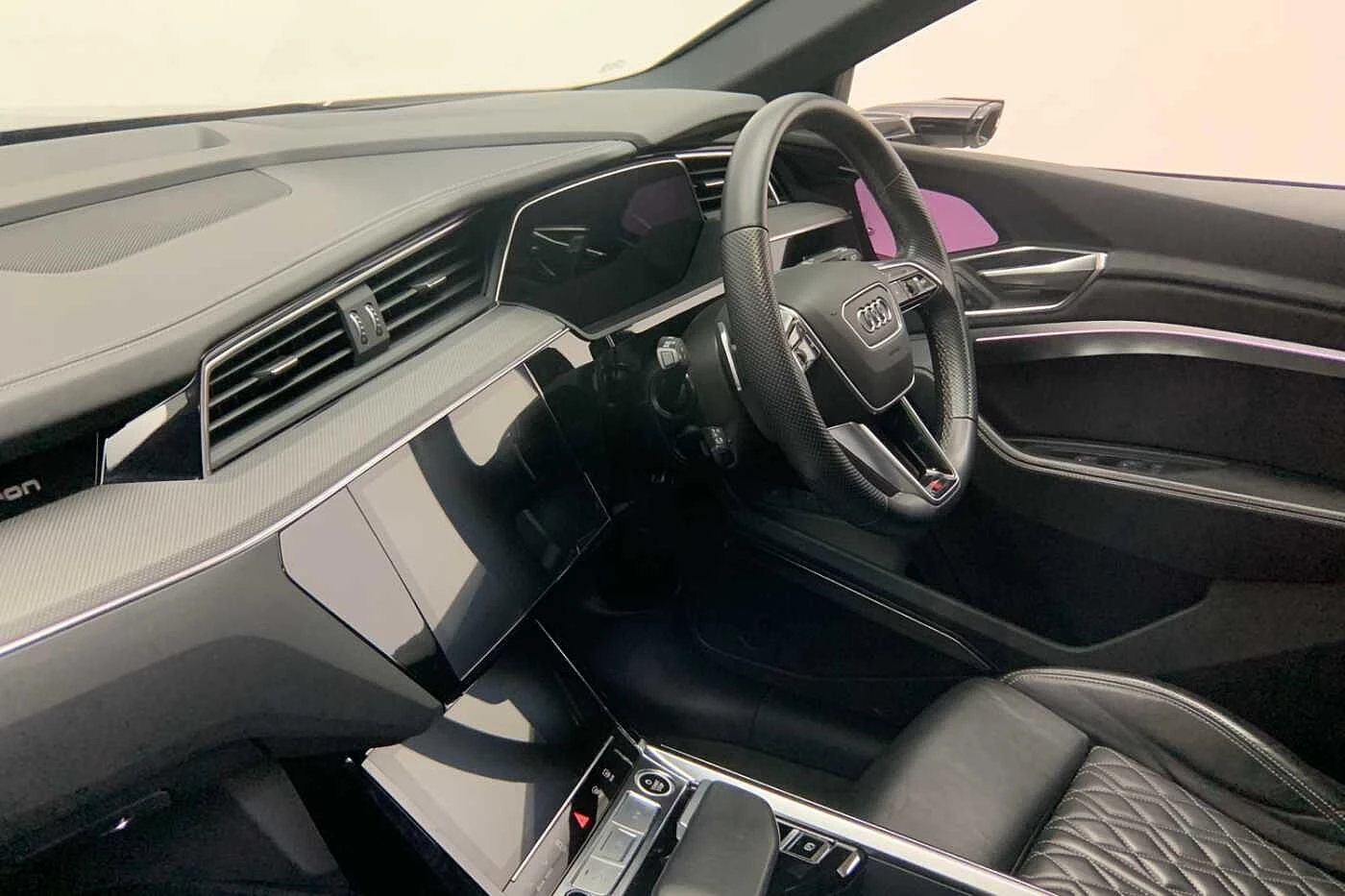 Audi-Q8 e-tron-image-11