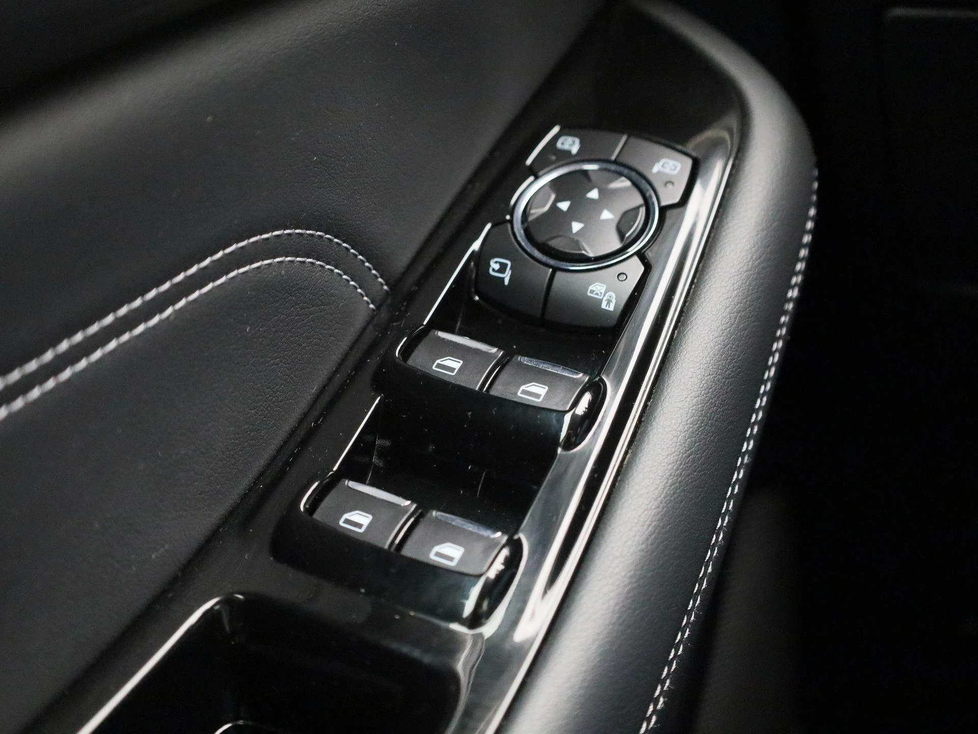 Ford-S-Max-image-28
