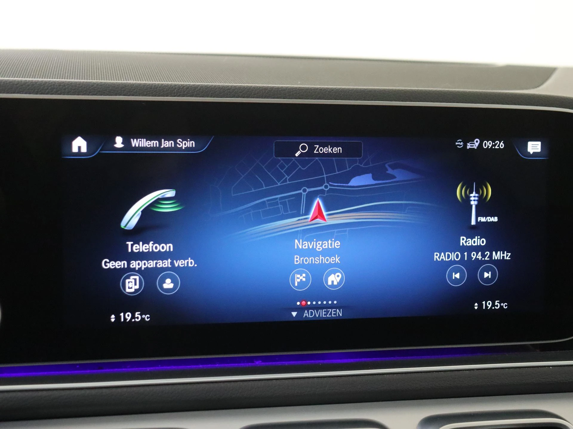 Mercedes-Benz-GLE-image-16