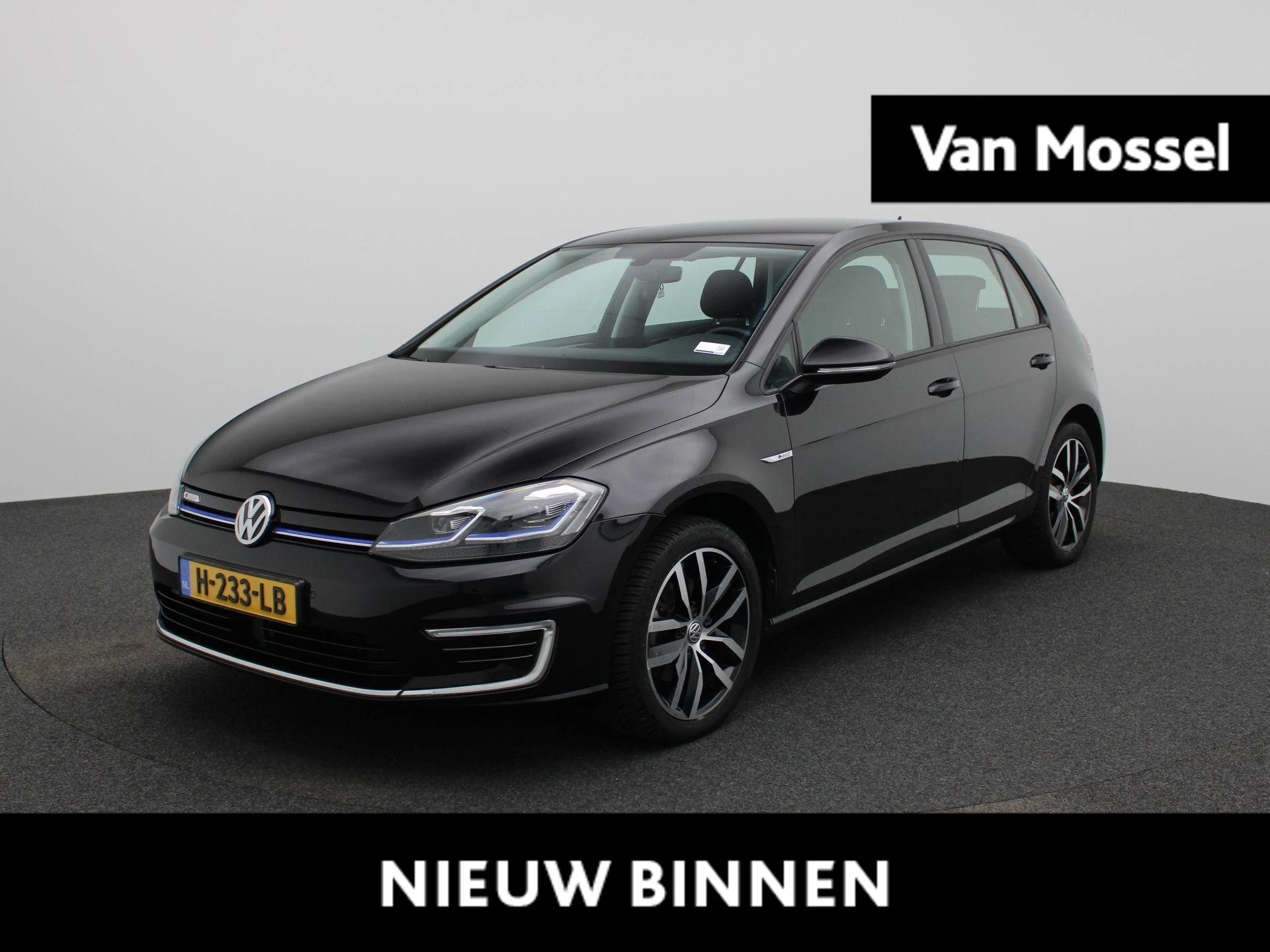 Volkswagen-e-Golf-image-0