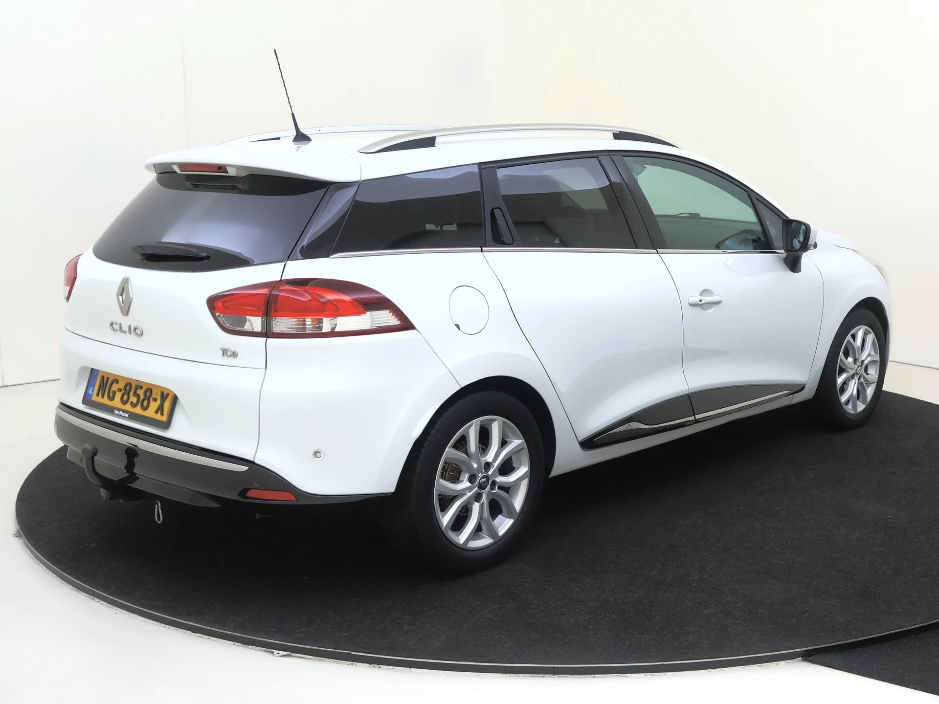 Renault-Clio-image-7