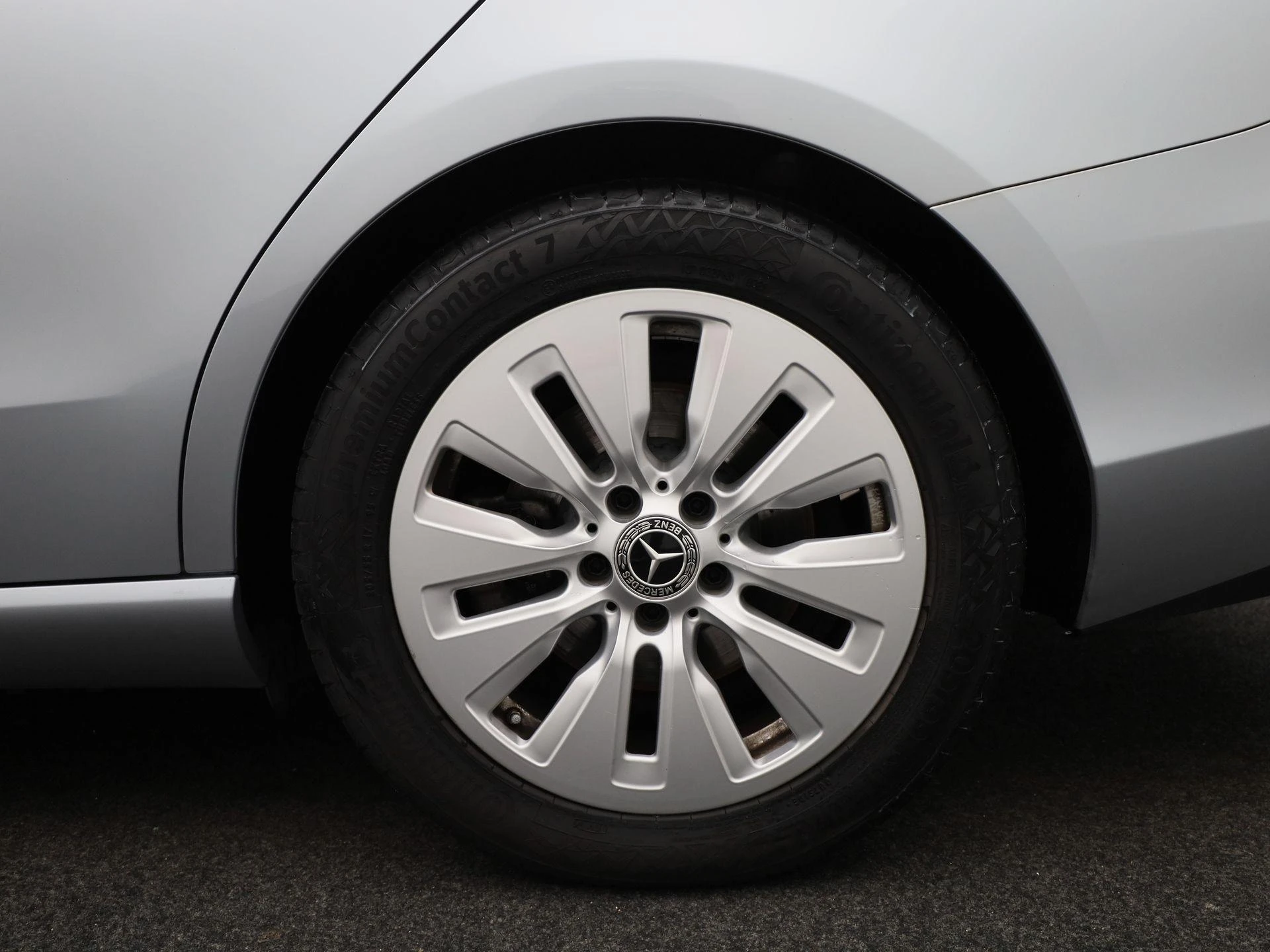 Mercedes-Benz-C-Klasse-image-11