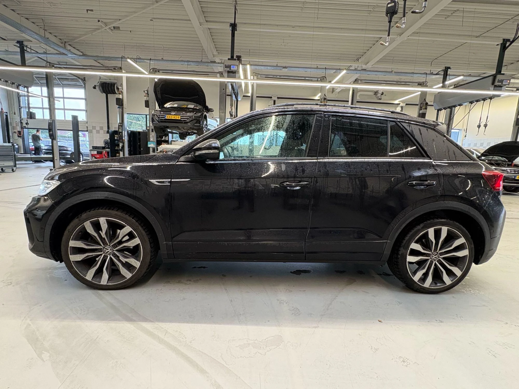 Volkswagen-T-Roc-image-2