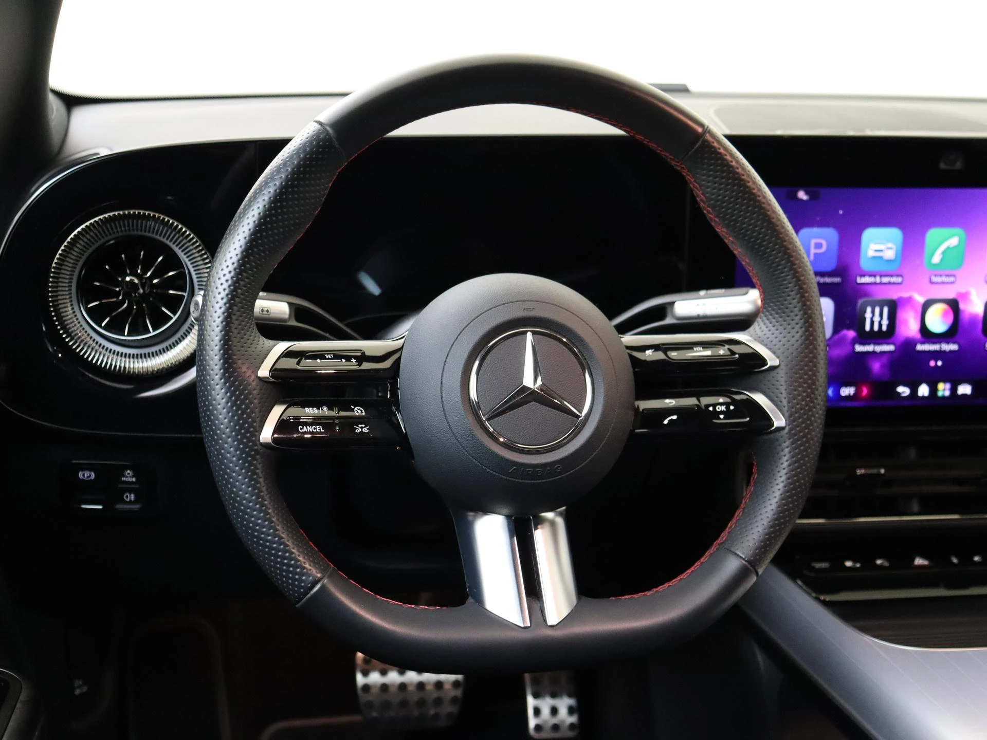 Mercedes-Benz-CLA-image-9