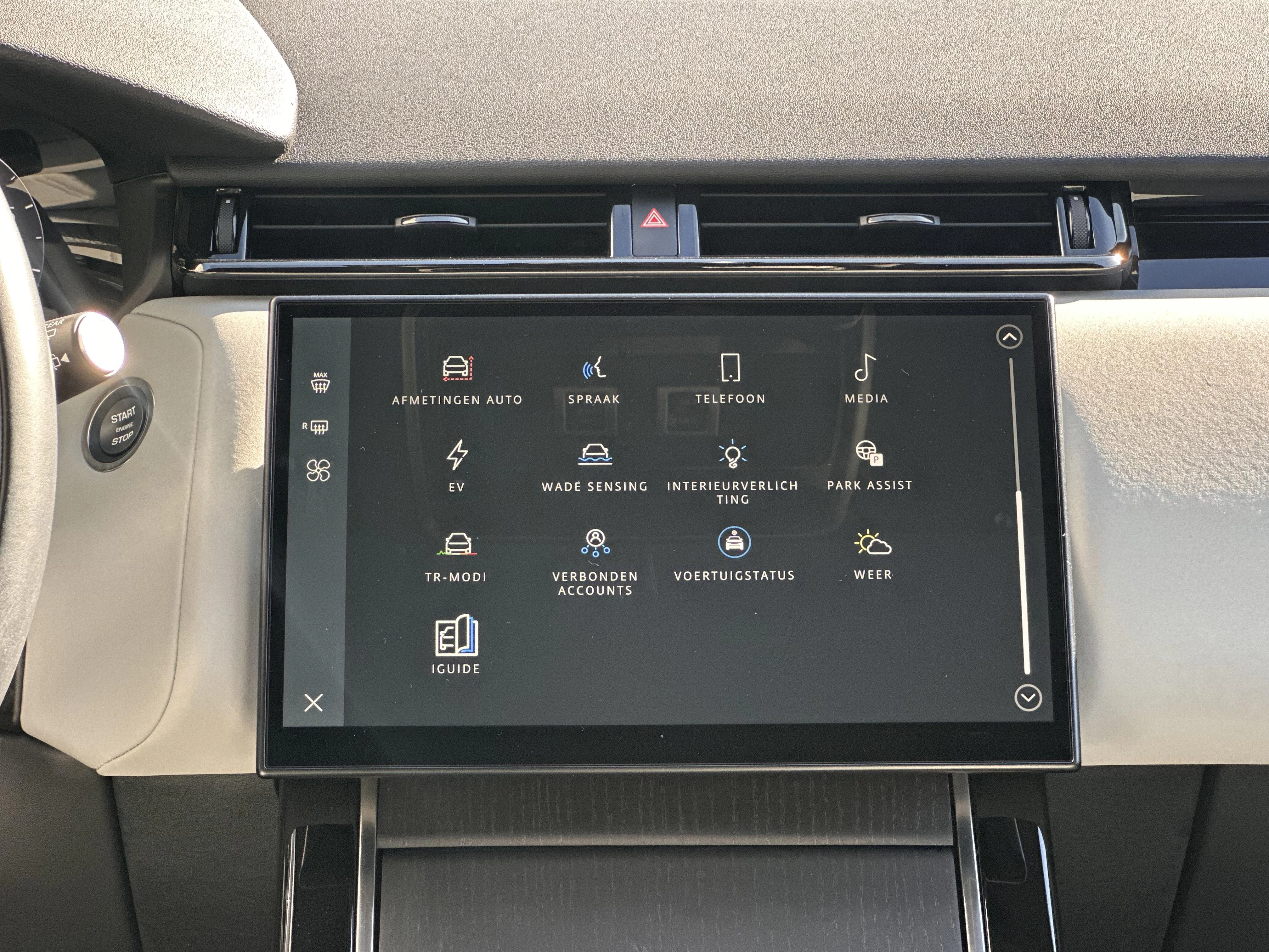 Land Rover-Range Rover Velar-image-21