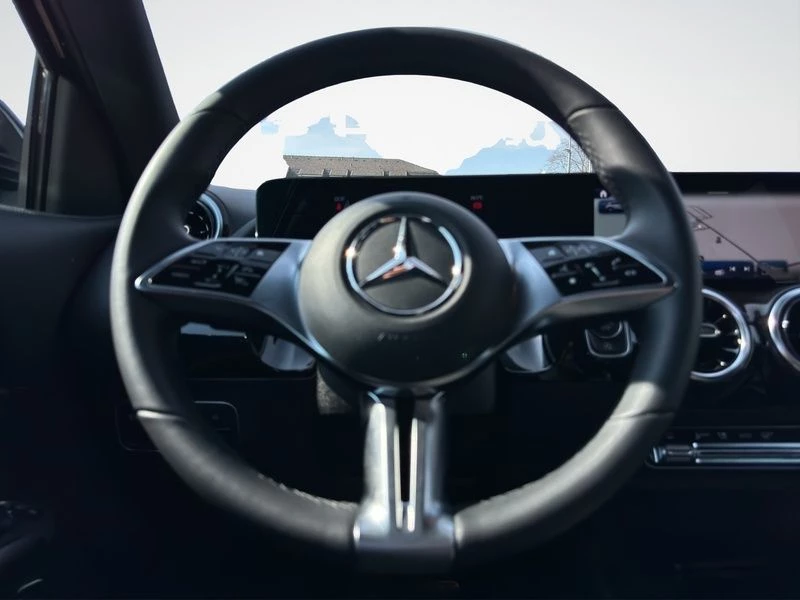 Mercedes-Benz GLA 200 d PROGRESSIVE AHK SHZ KLIMA NAVI MBUX Progressive