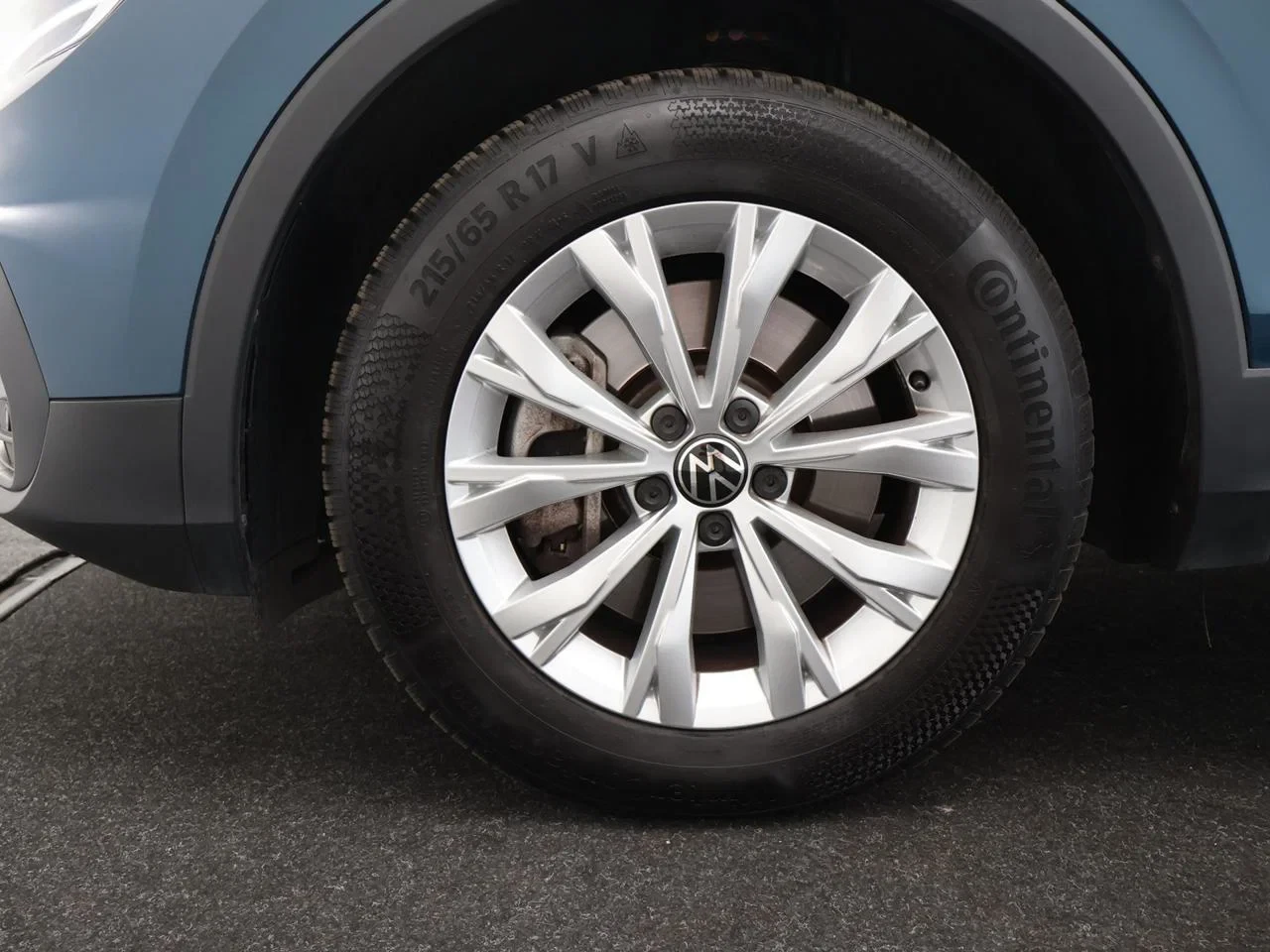 Volkswagen-Tiguan-image-23