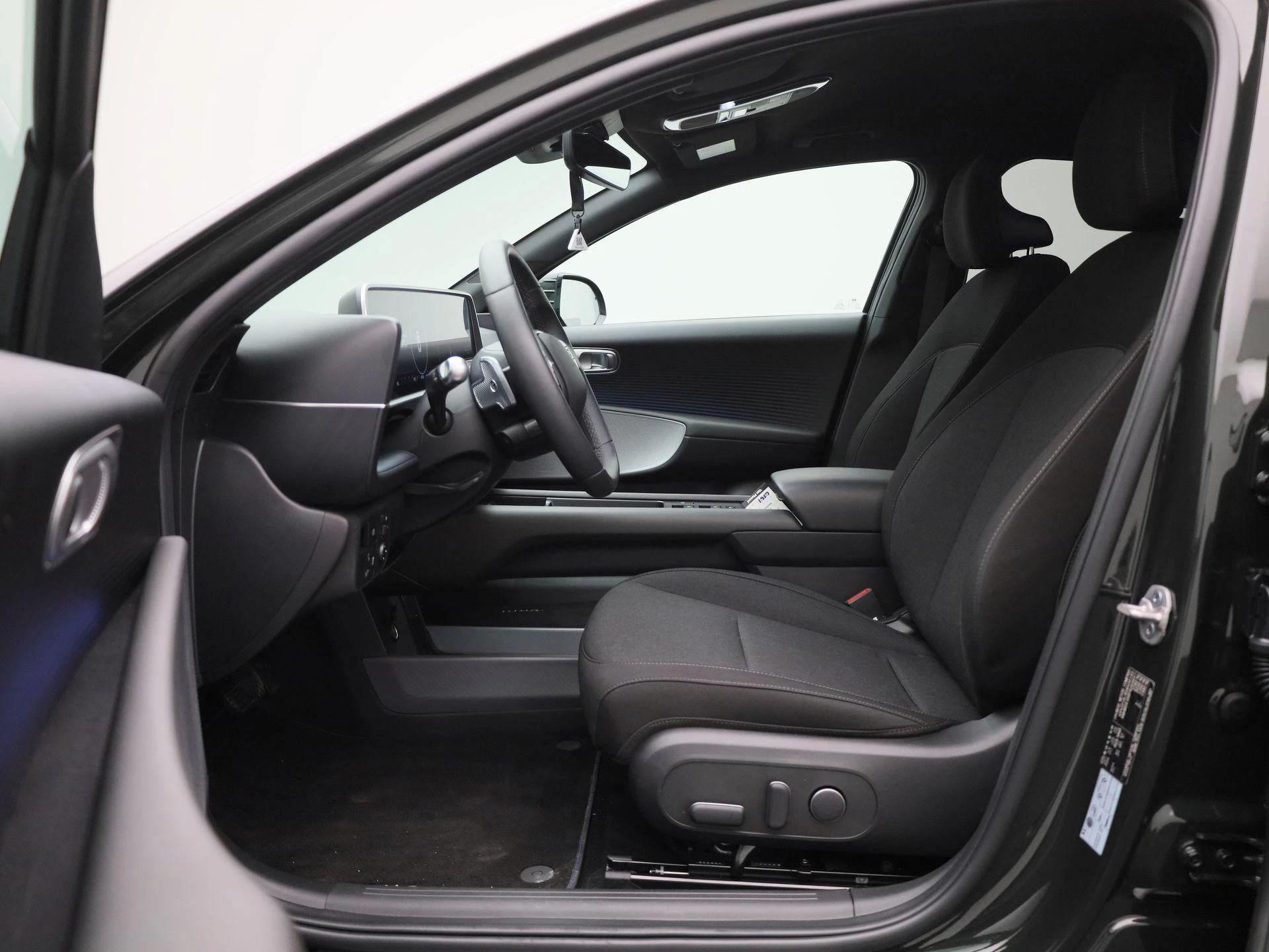 Hyundai-IONIQ 6-image-9