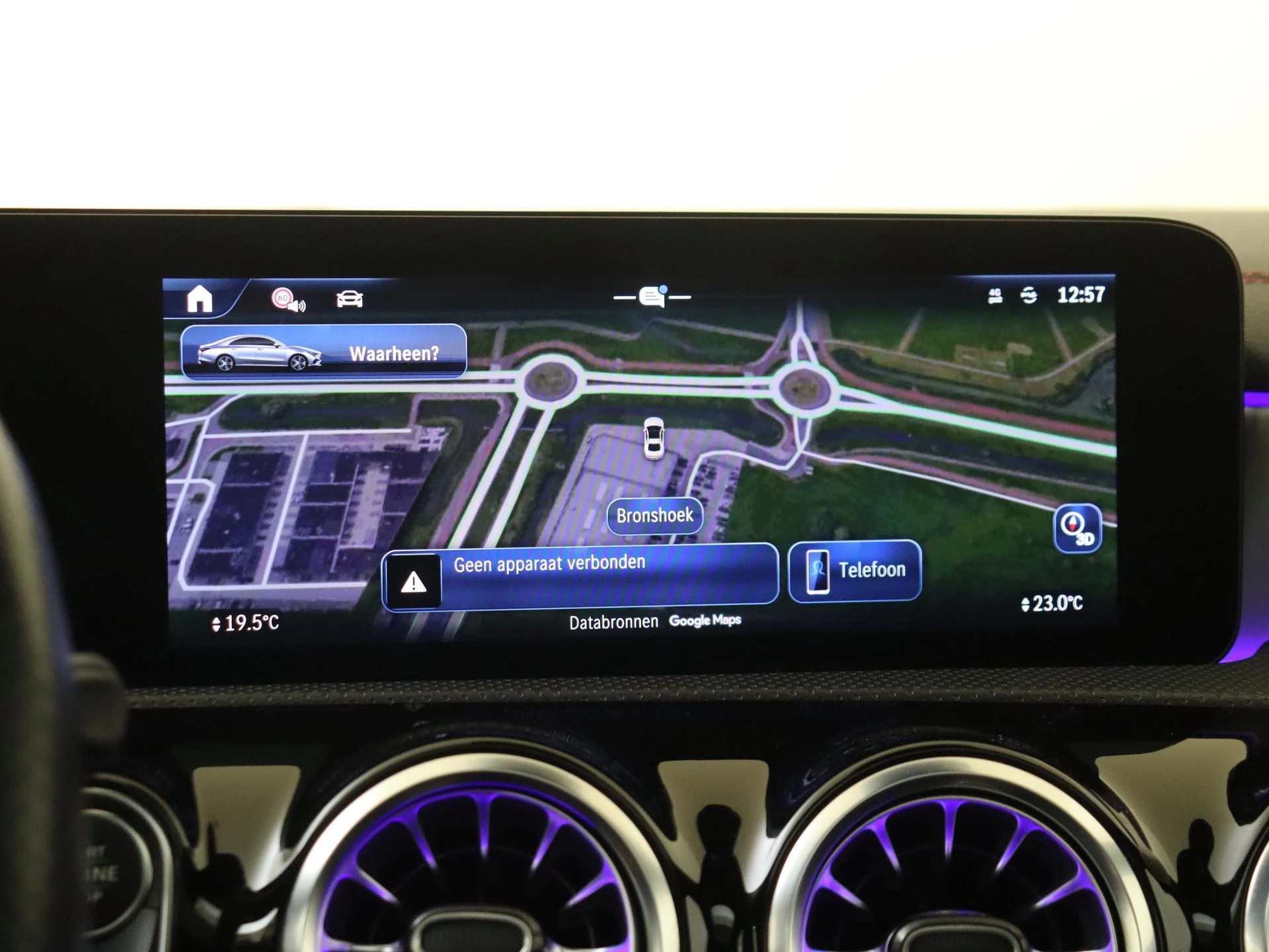 Mercedes-Benz-CLA-image-18