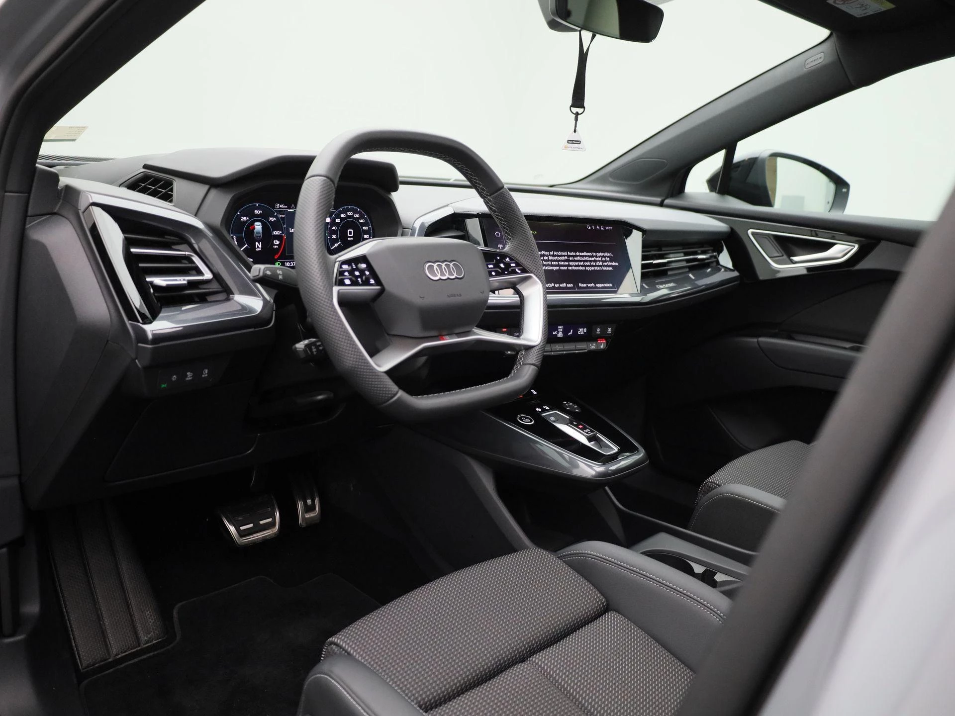 Audi-Q4 e-tron-image-40