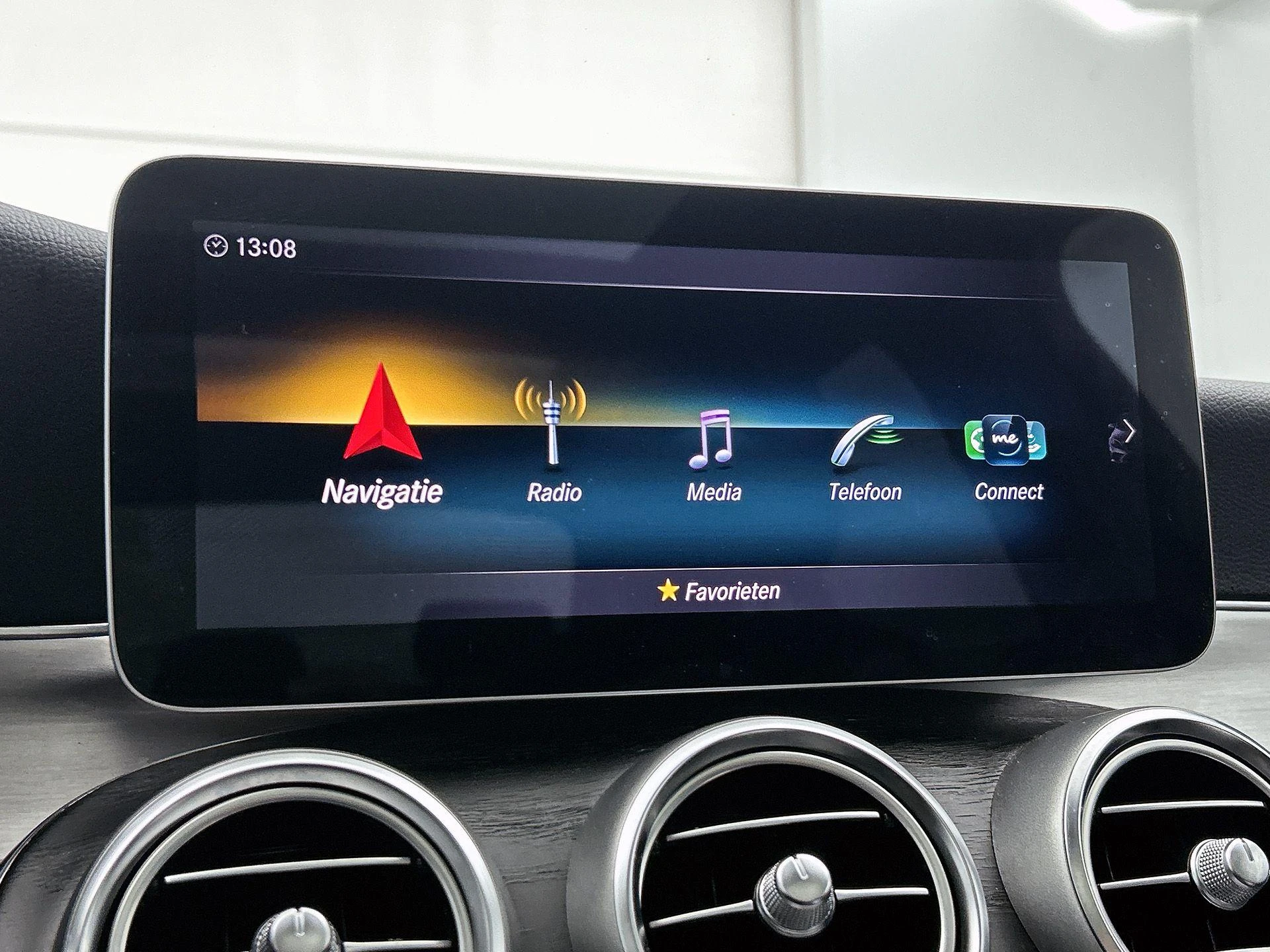 Mercedes-Benz-C-Klasse-image-28