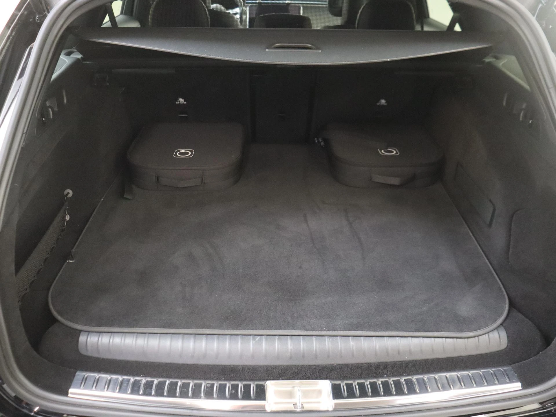 Mercedes-Benz-E-Klasse-image-24