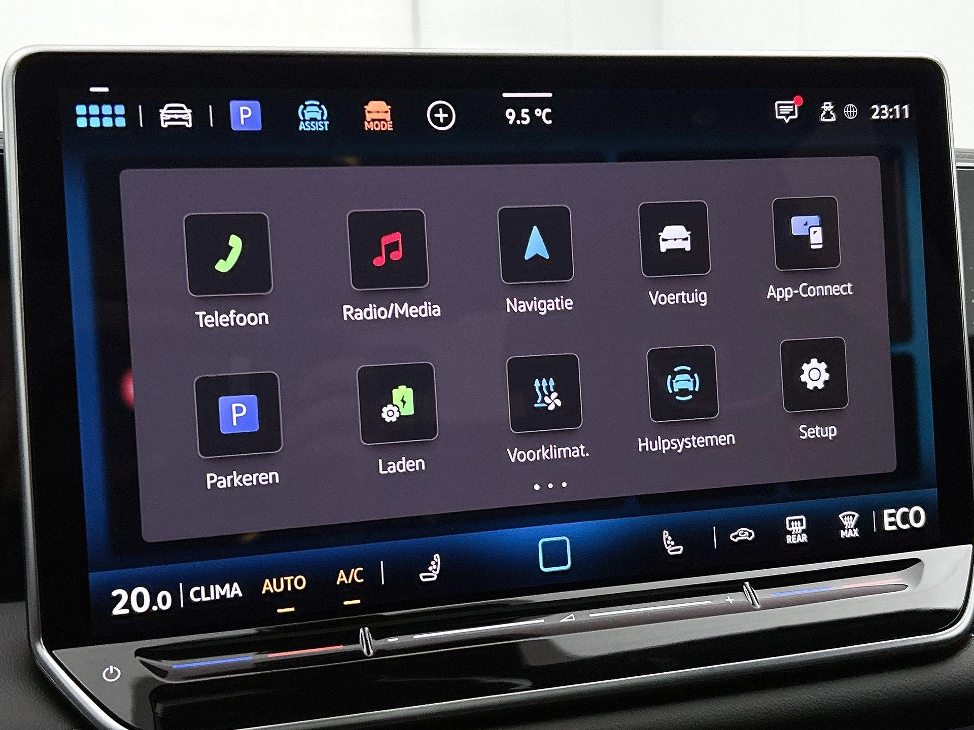 Volkswagen-Tiguan-image-10