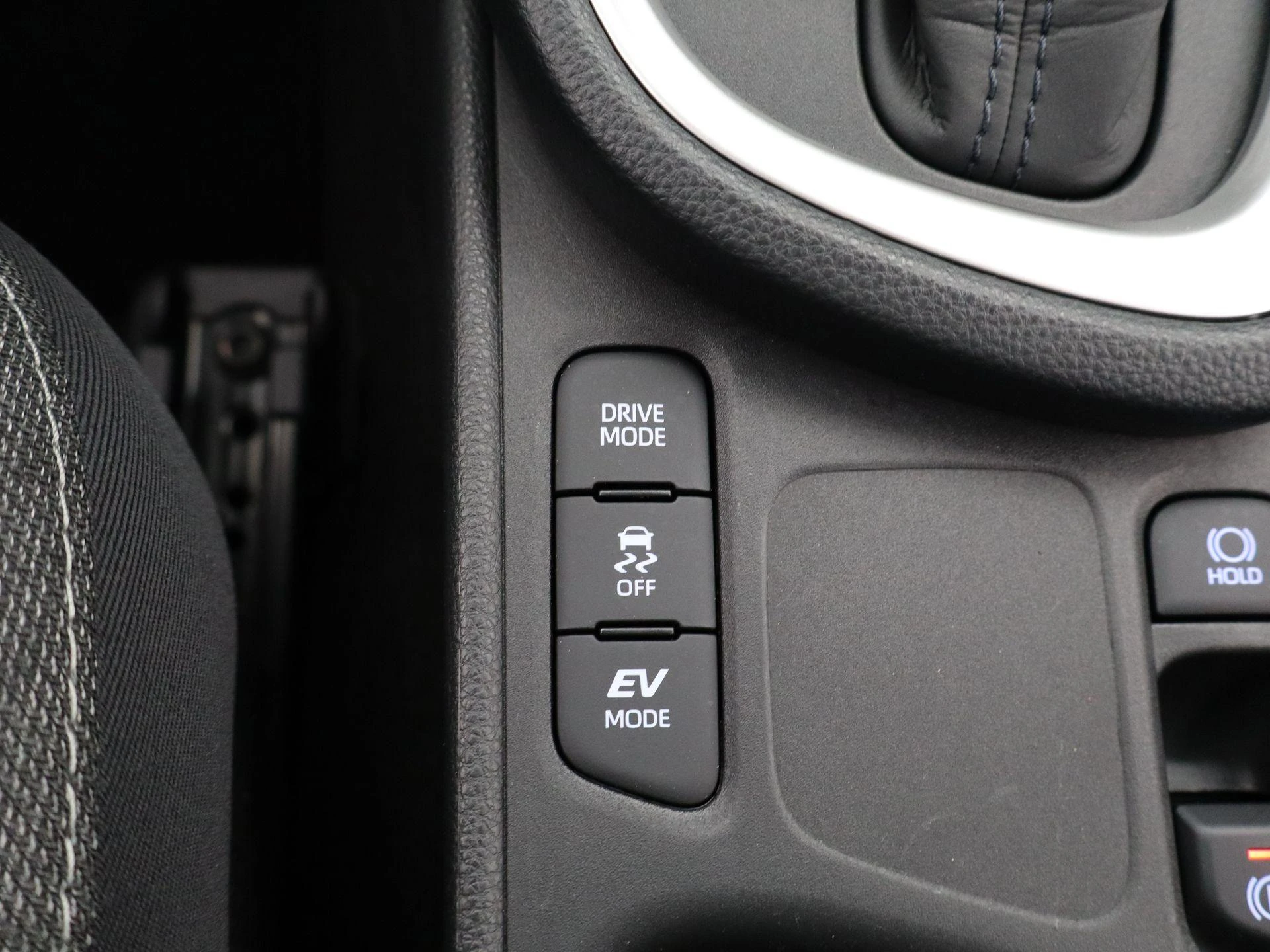 Toyota-Yaris Cross-image-23