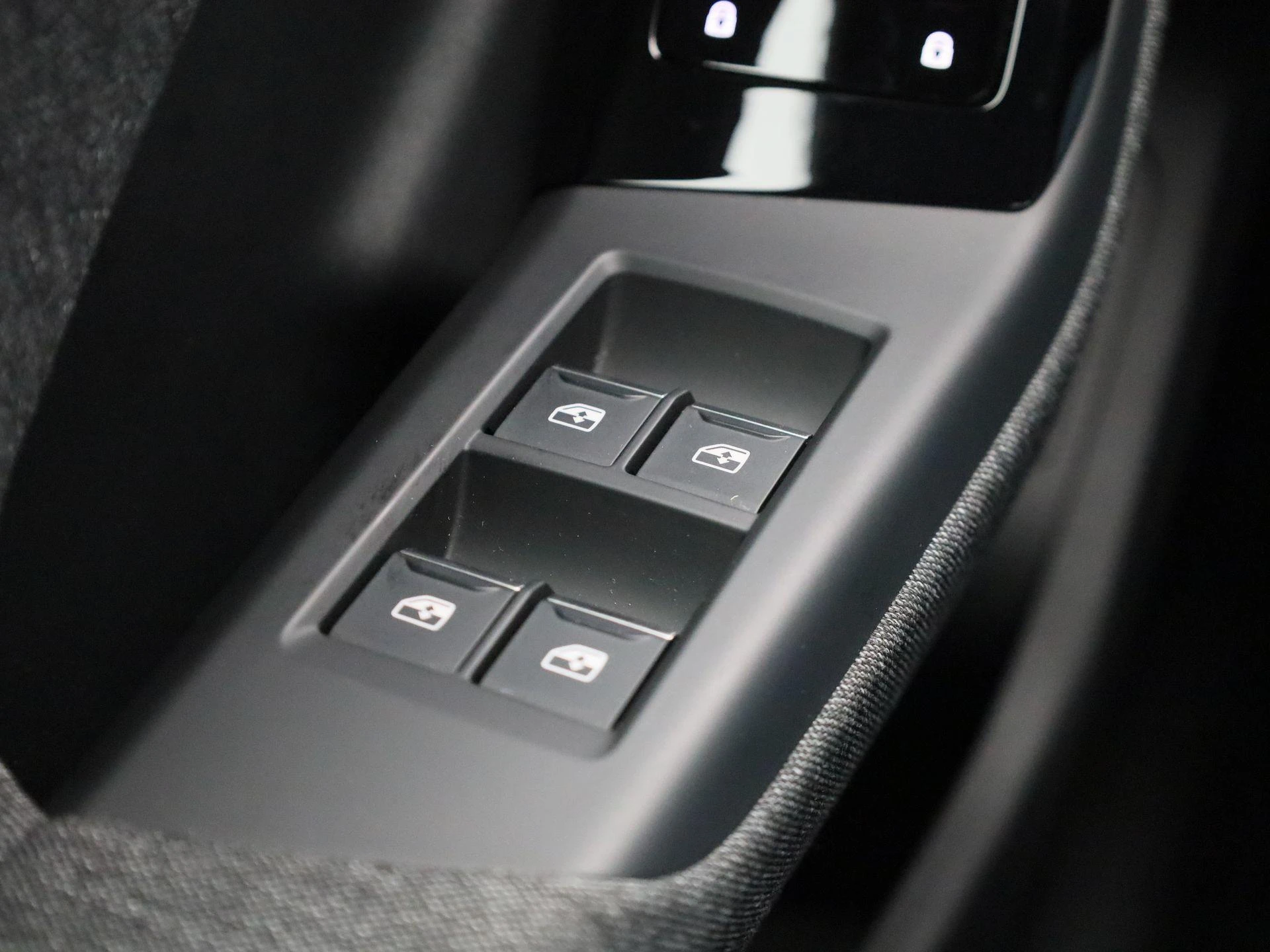 Audi-Q6 e-tron-image-37