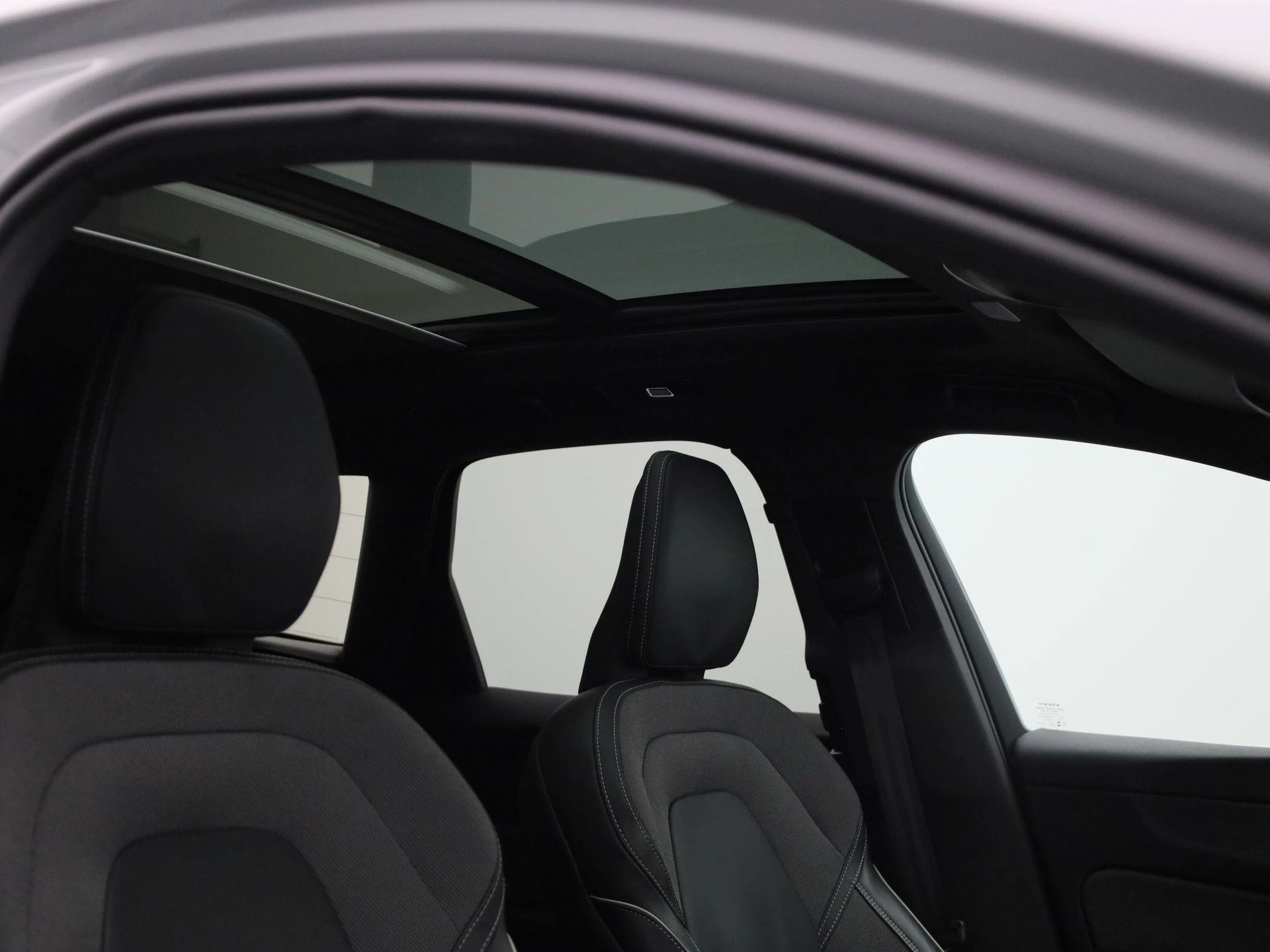 Volvo XC60 2.0 T6 Plug-in hybrid AWD Plus Dark