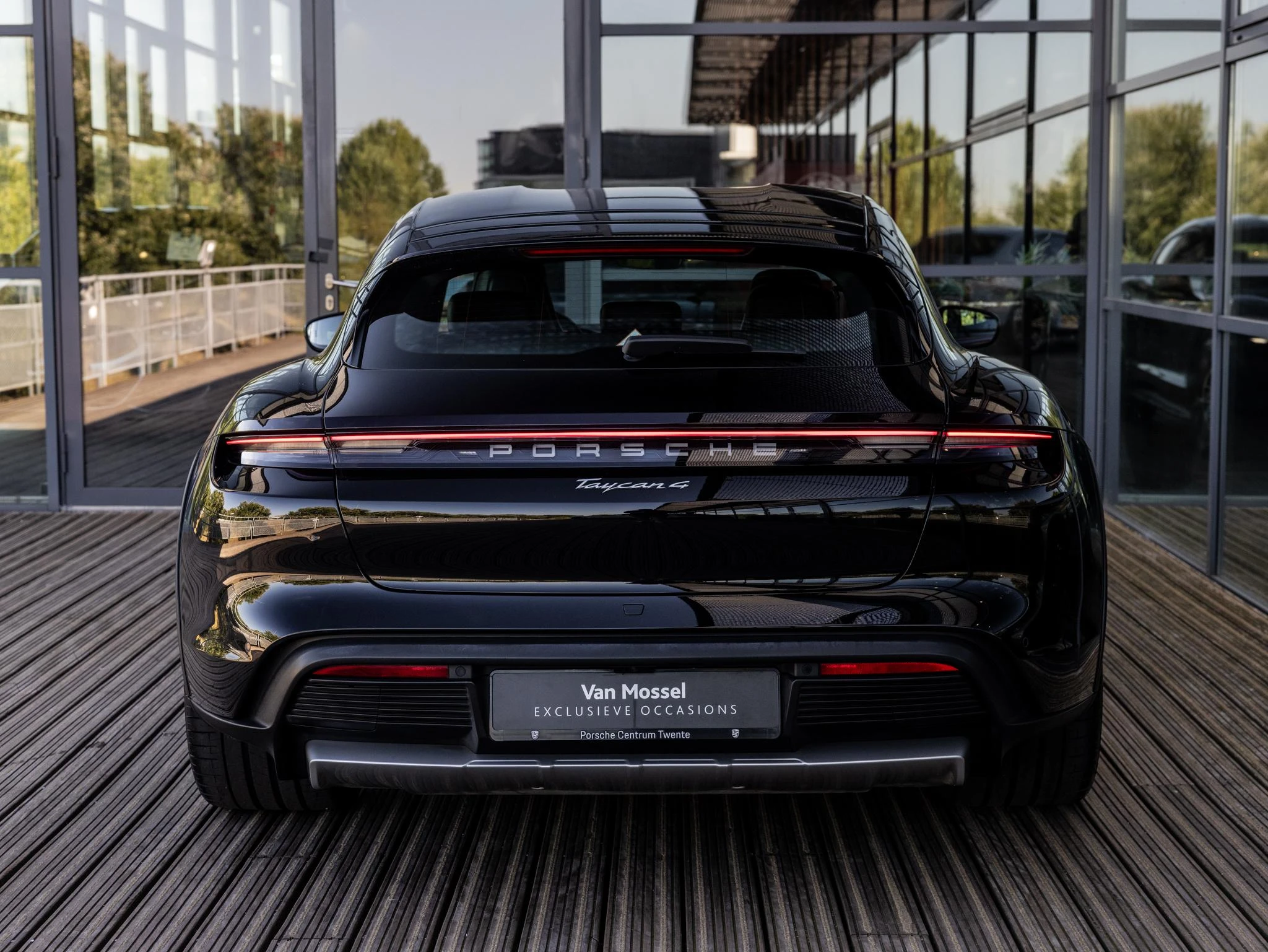 Porsche-Taycan-image-6