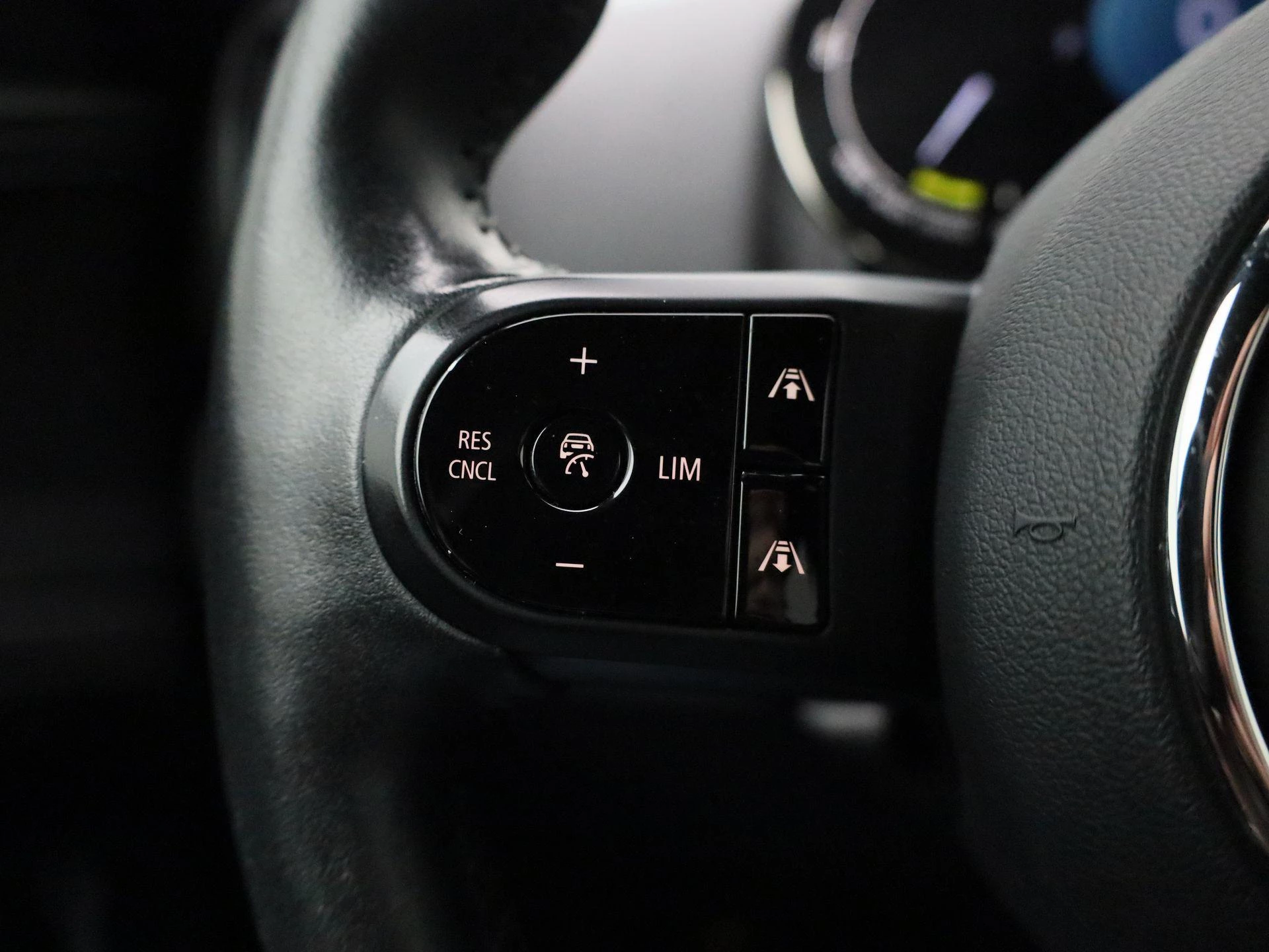 MINI-Countryman-image-21