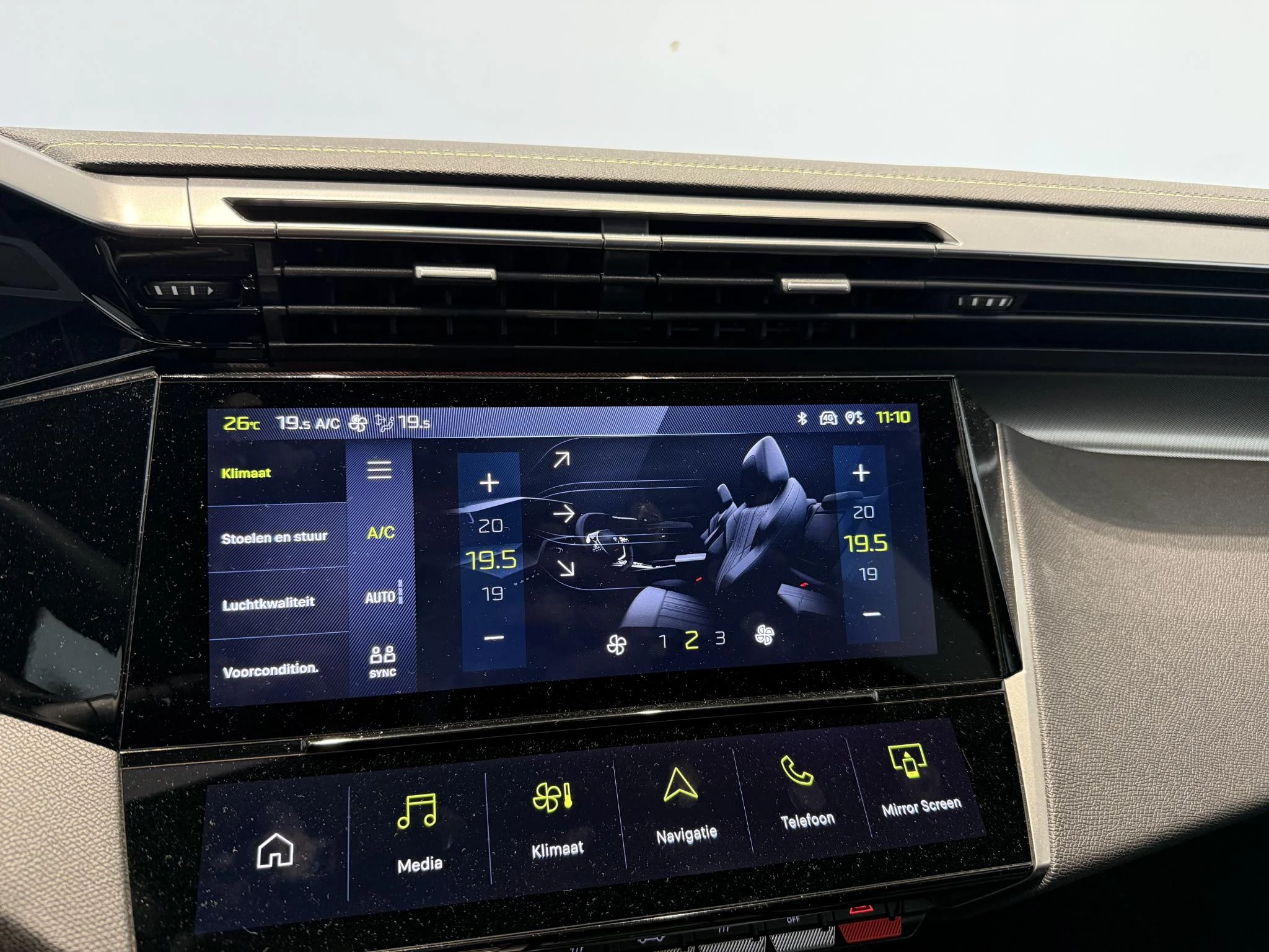 Peugeot-408-image-23