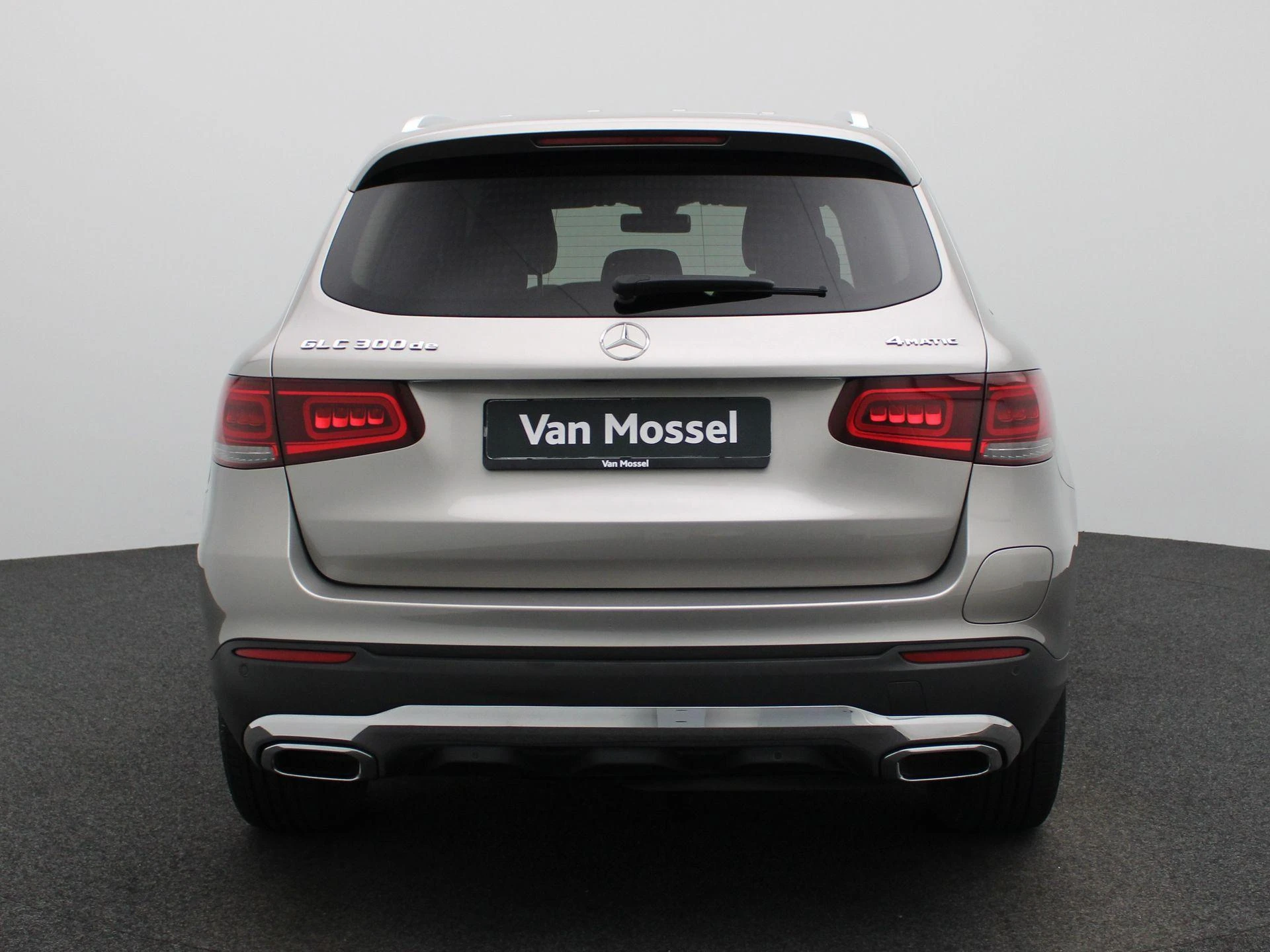 Mercedes-Benz-GLC-image-4