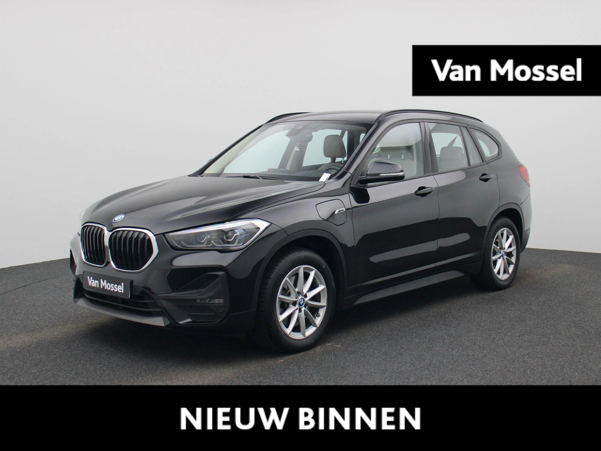 BMW-X1-image-0