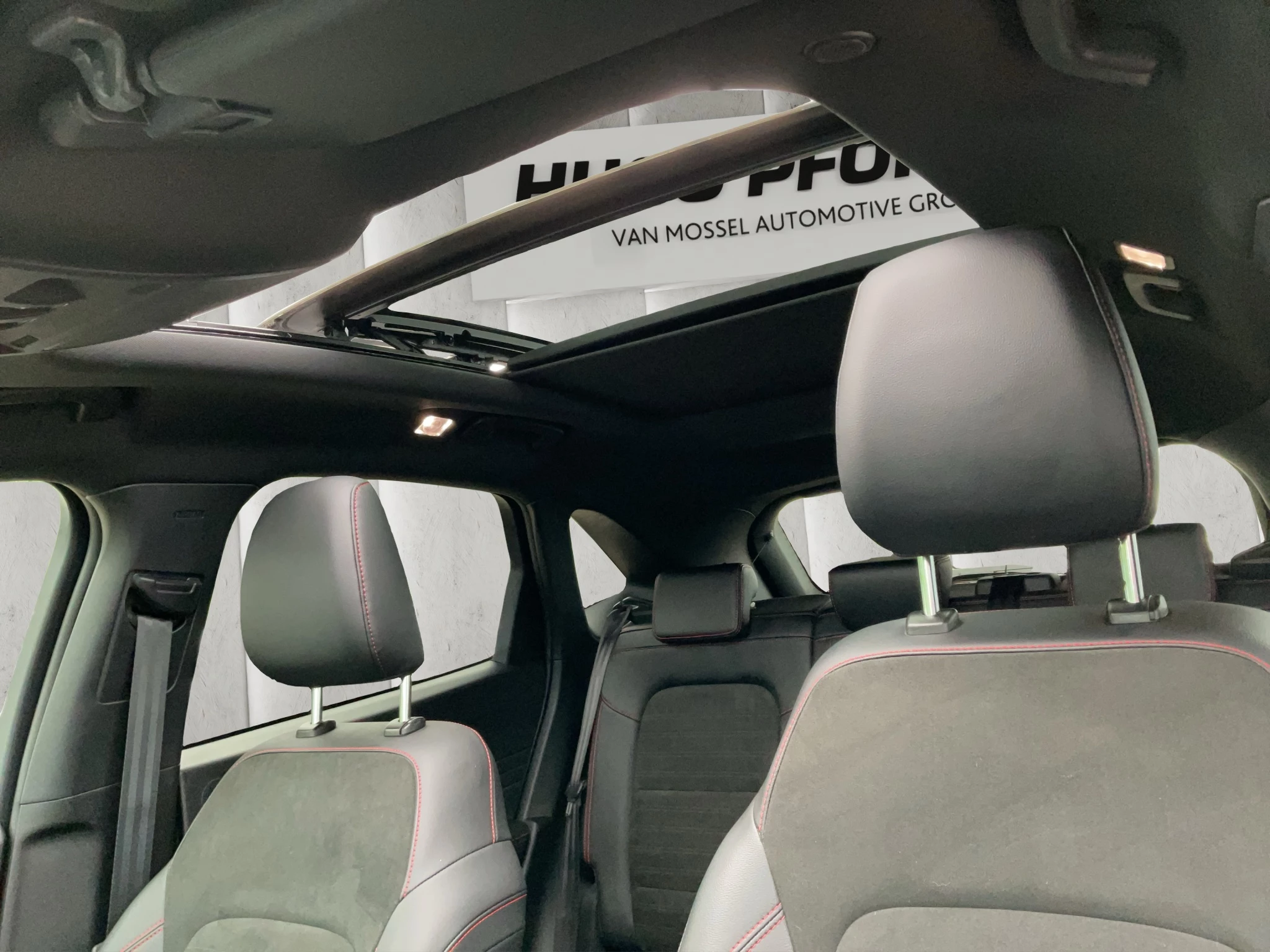 Ford Kuga ST-Line X | ACC | PANO | AHK | KAMERA