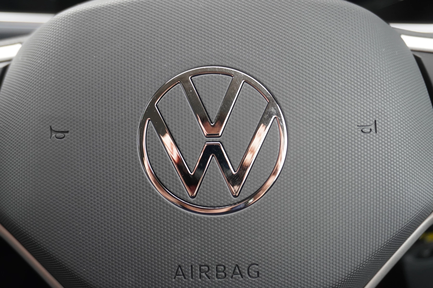 Volkswagen-T-Roc-image-28