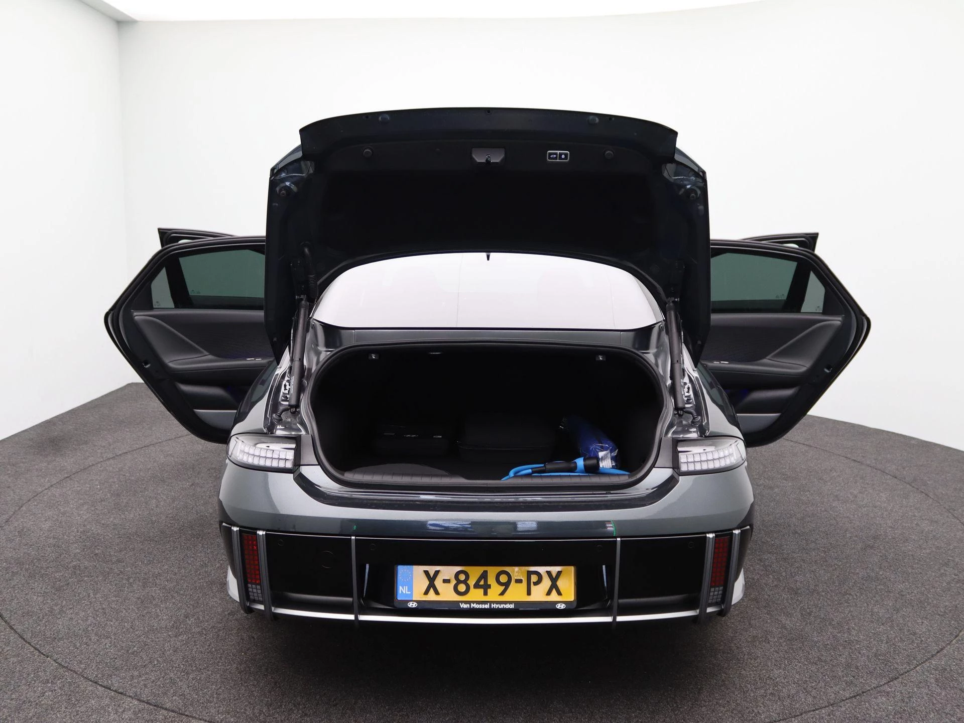 Hyundai-IONIQ 6-image-12