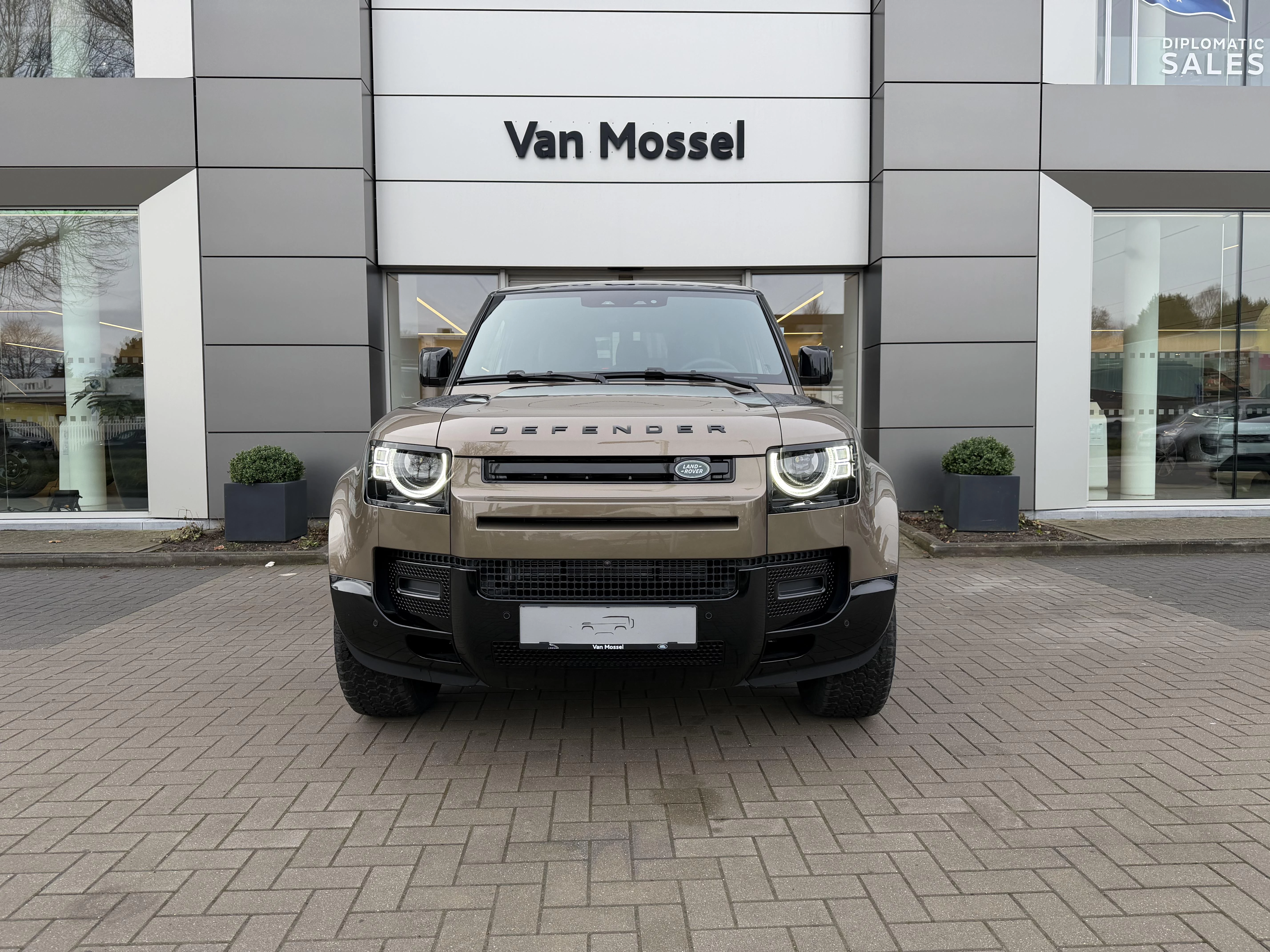 Land Rover Defender 90 D200 X-DYNAMIC