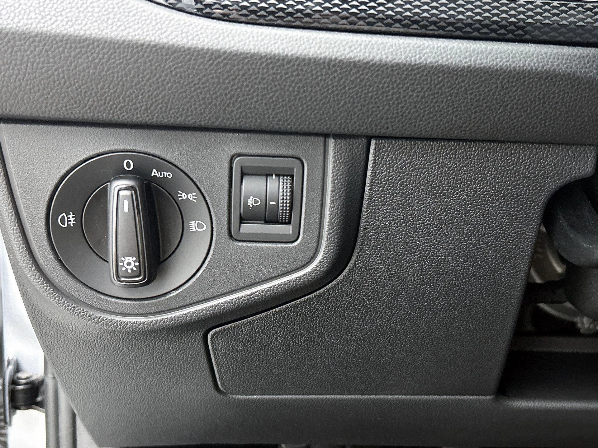 Volkswagen-Polo-image-14