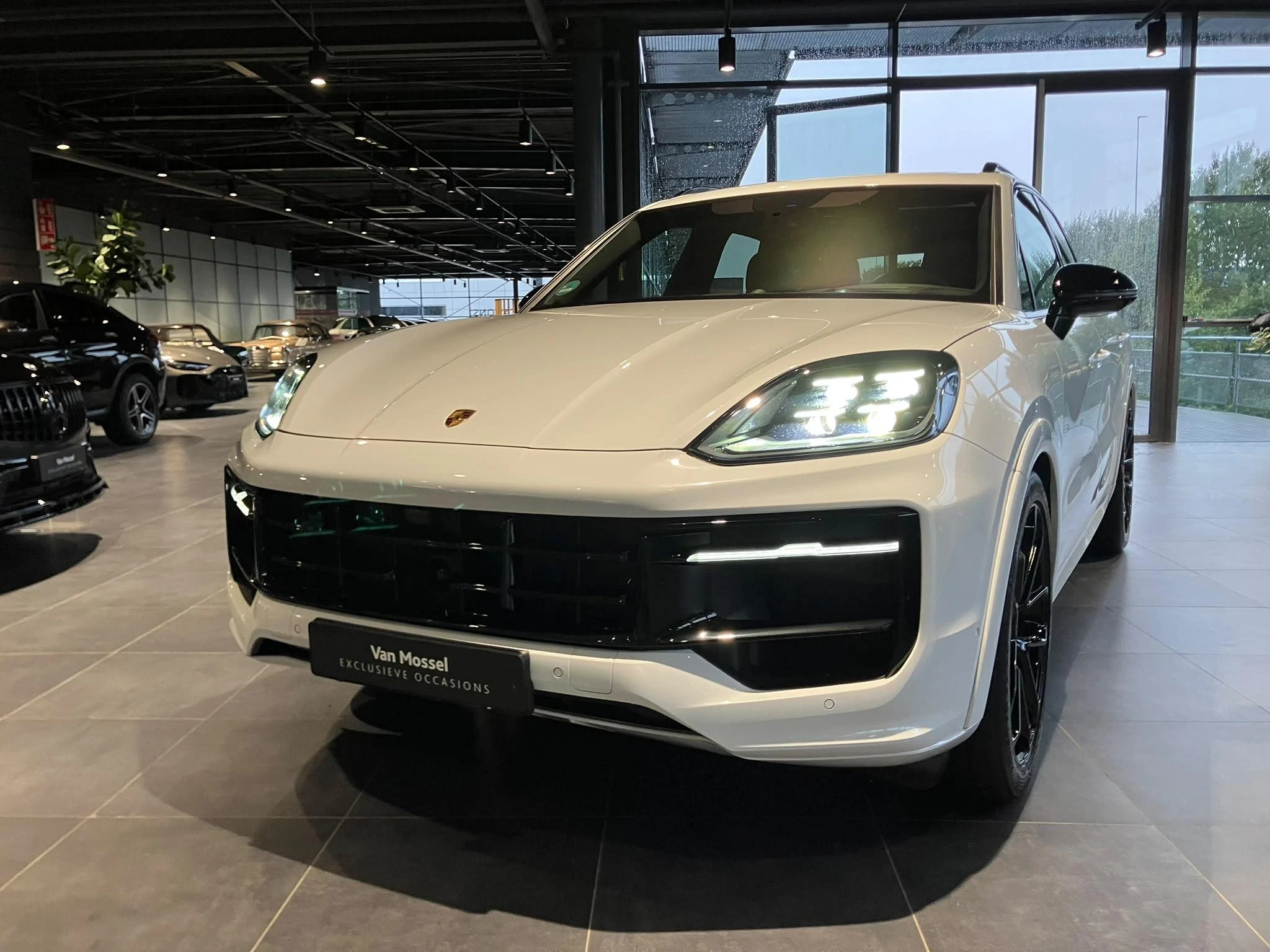 Porsche-Cayenne-image-6
