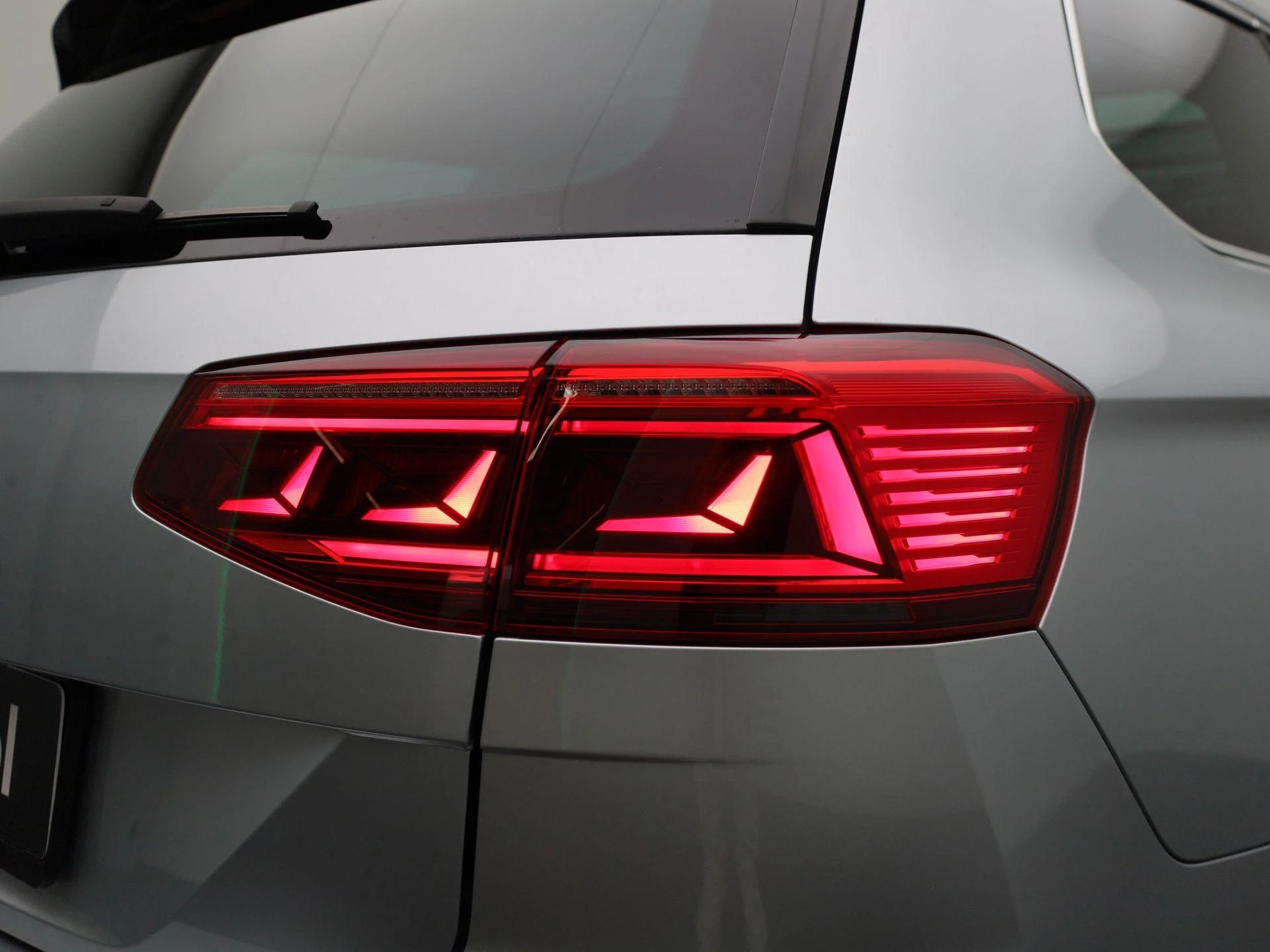 Volkswagen-Passat-image-28