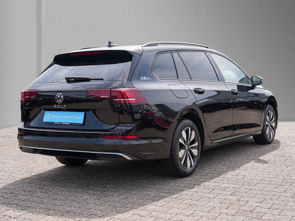 Volkswagen-Golf-image-3