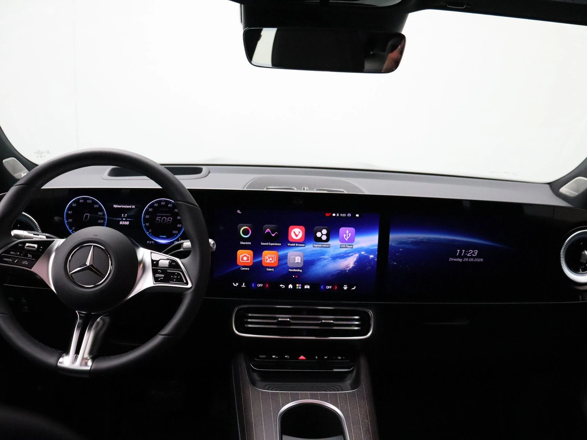 Mercedes-Benz-GLB-image-26