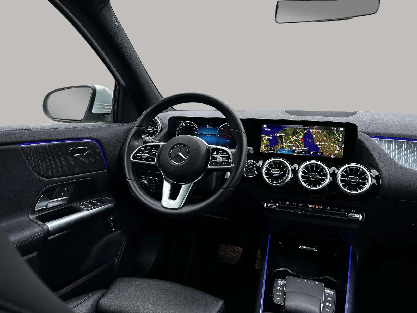 Mercedes-Benz-EQA-image-14