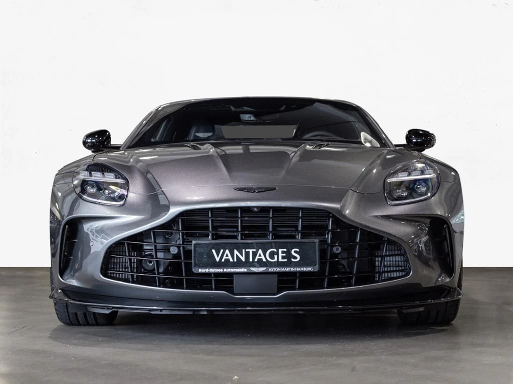 Aston Martin-V8 Vantage-image-6