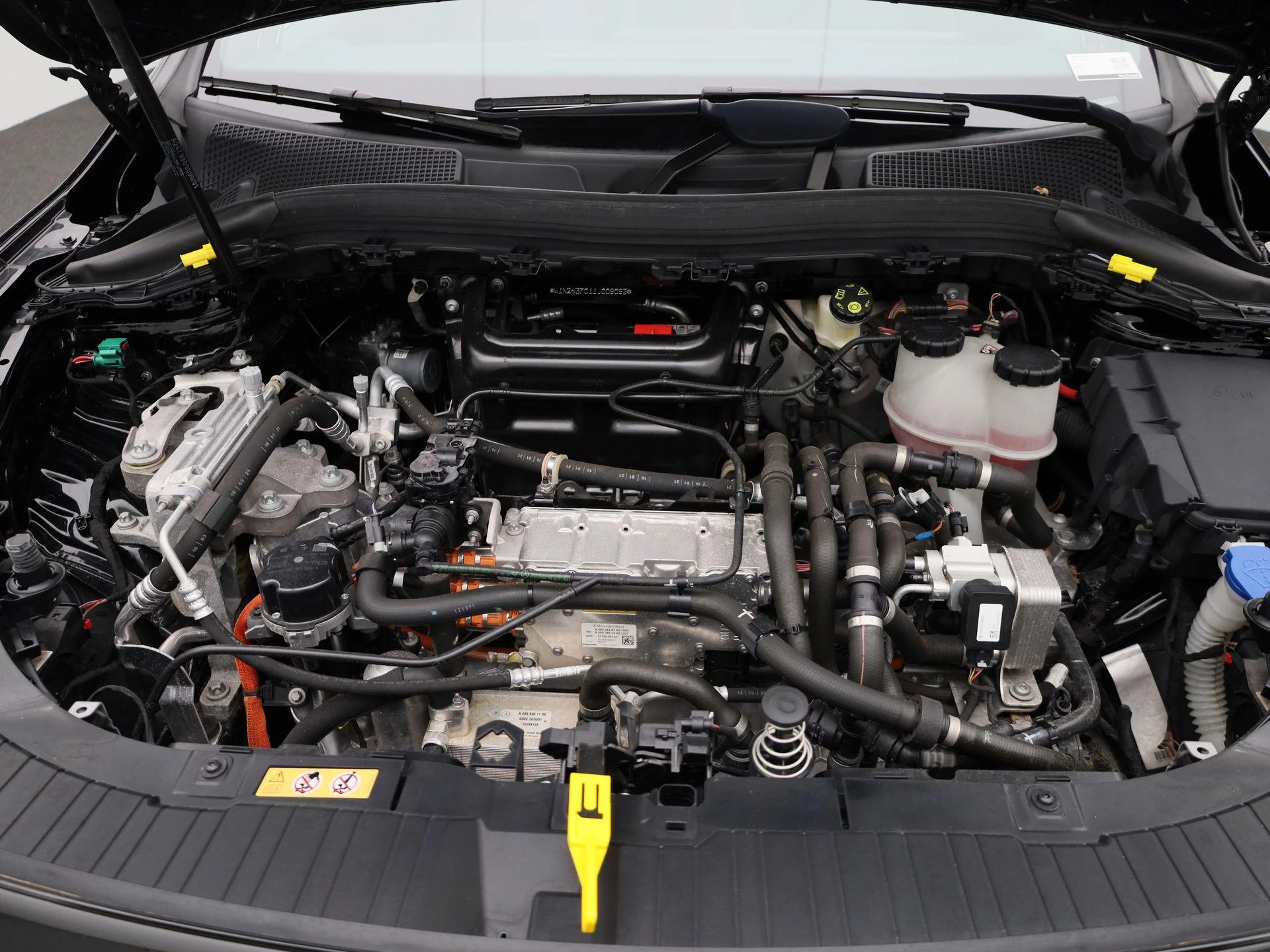 Mercedes-Benz-EQA-image-44