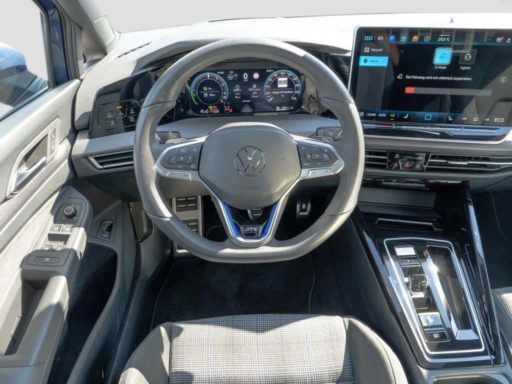 Volkswagen-Golf-image-15